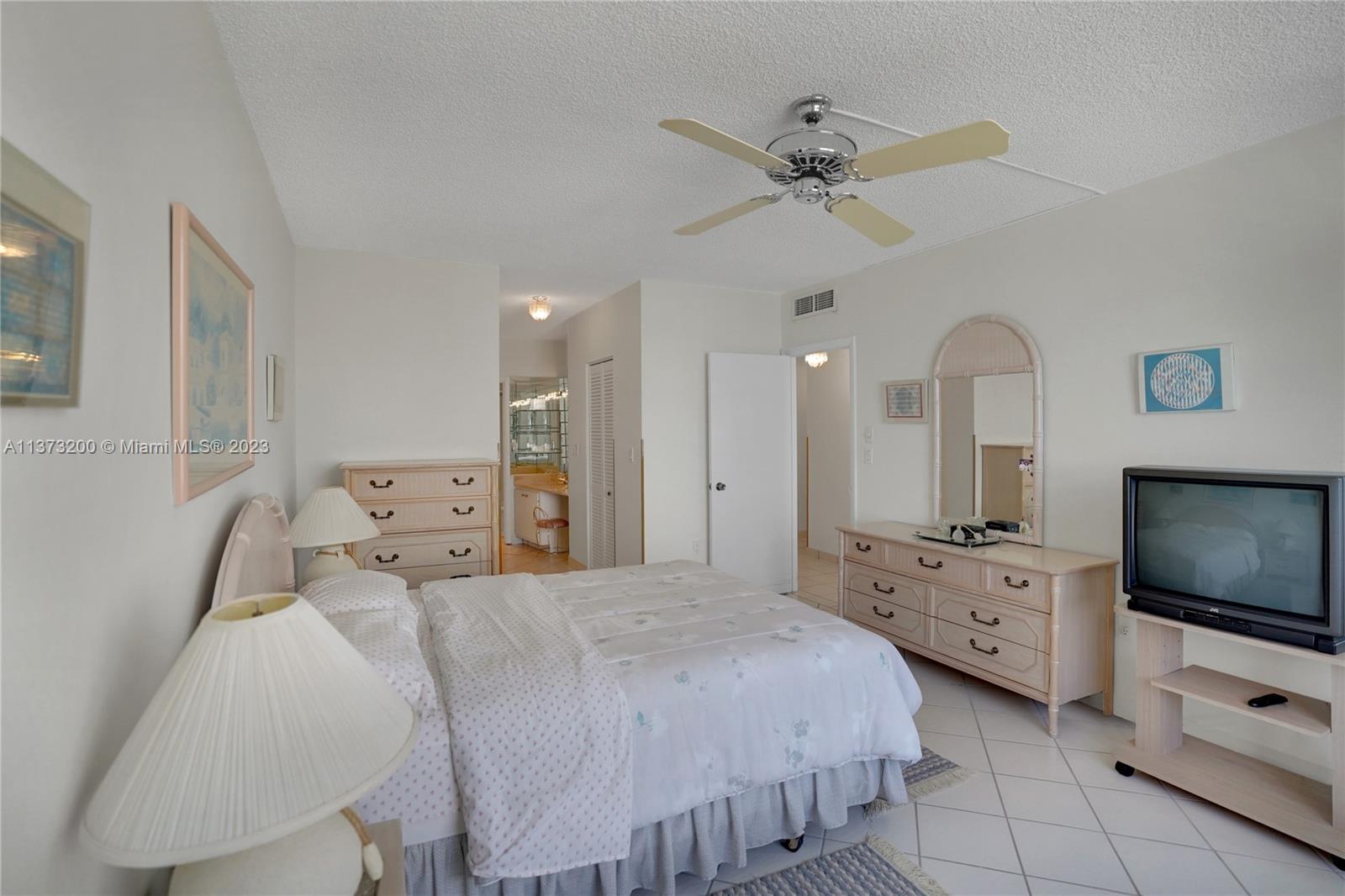 1950 S Ocean Dr Unit: 17H