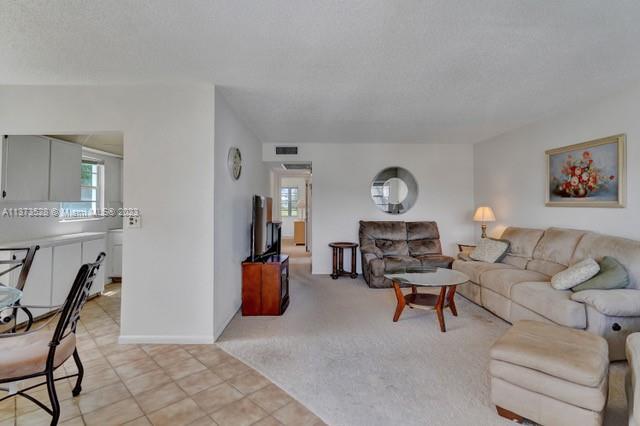 2018 N Farnham  N Unit: 2018