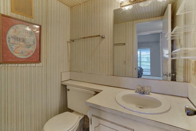 2018 N Farnham  N Unit: 2018