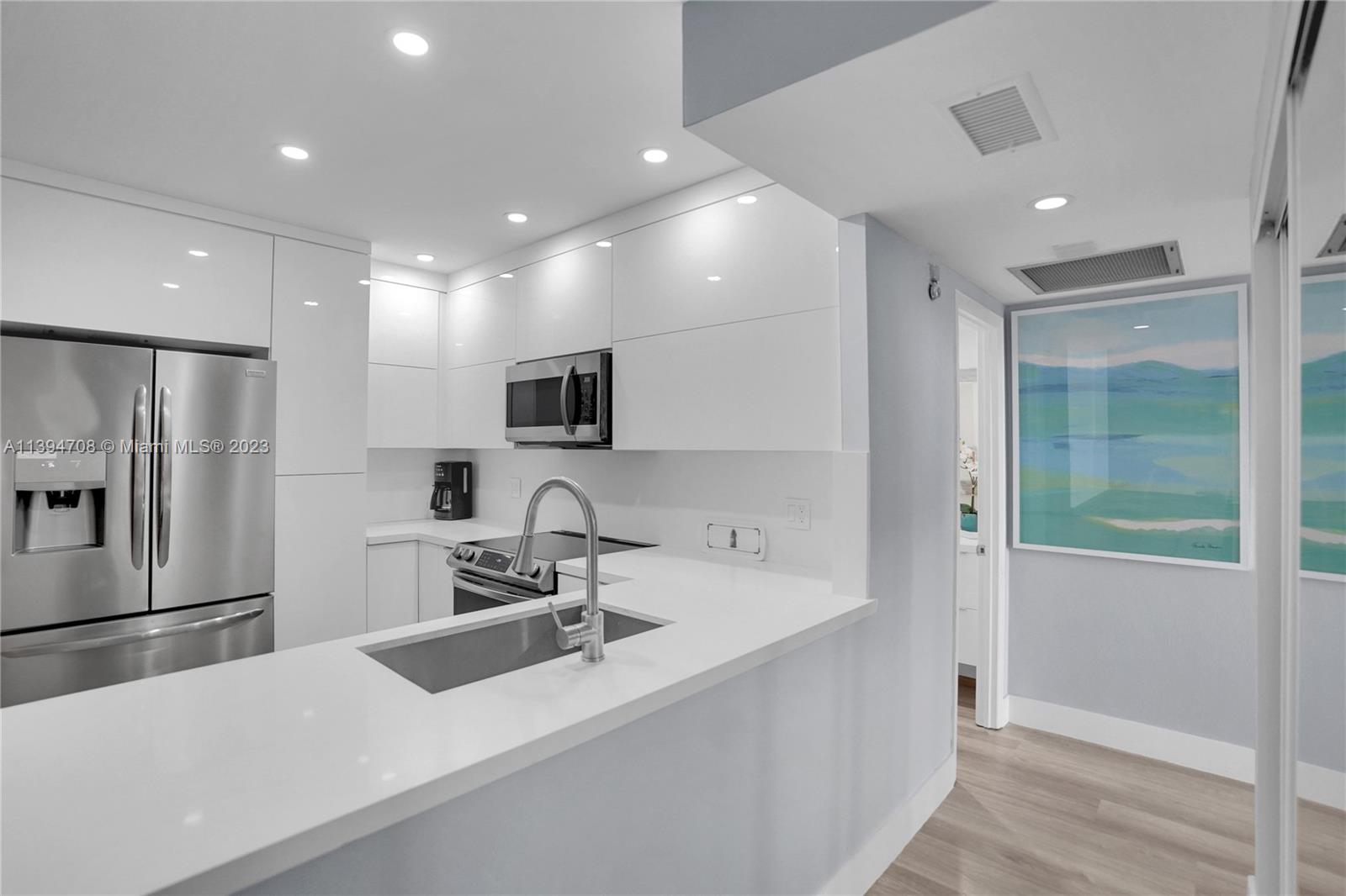 1985 S Ocean Dr Unit: 17J