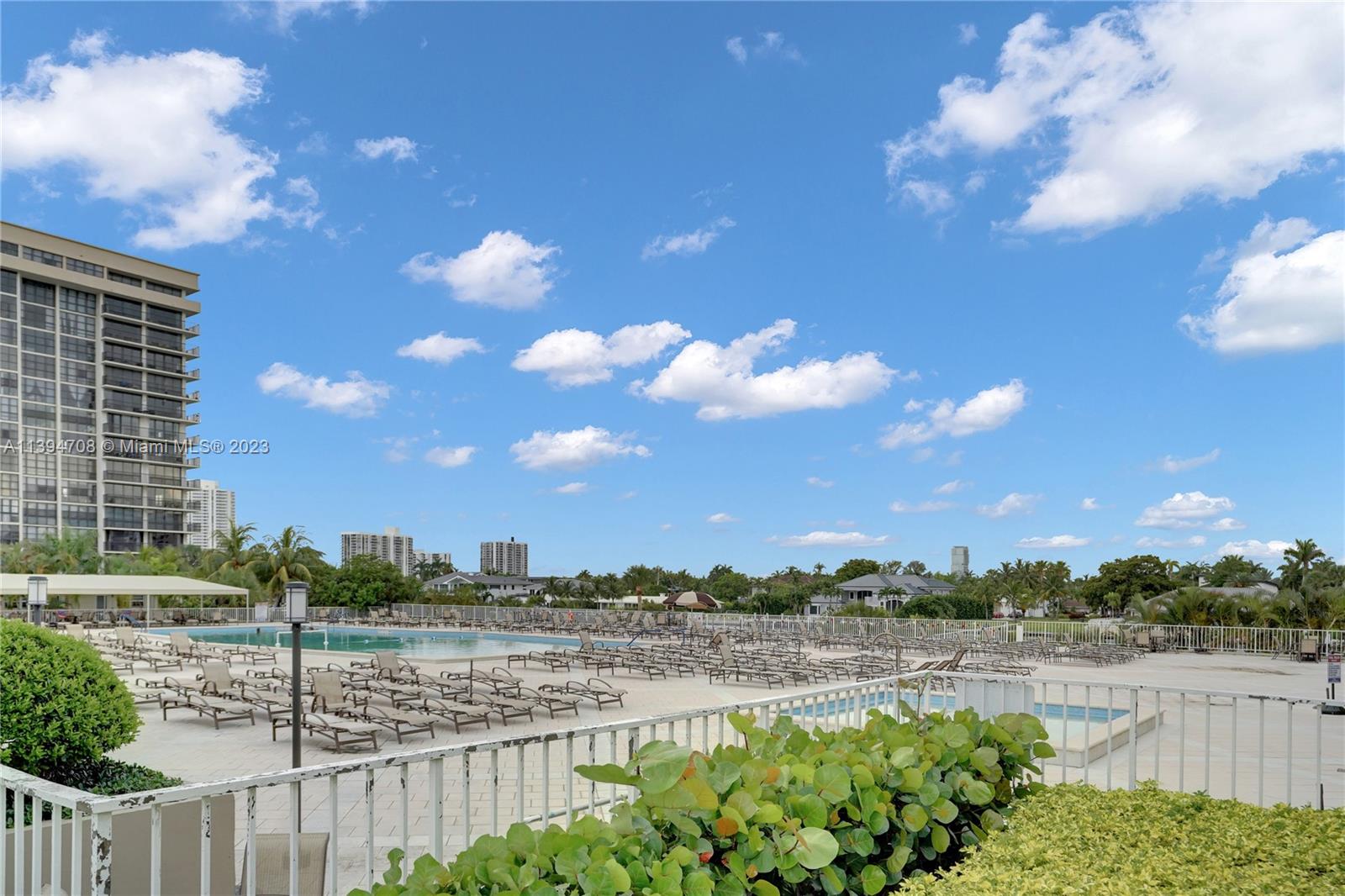 1985 S Ocean Dr Unit: 17J