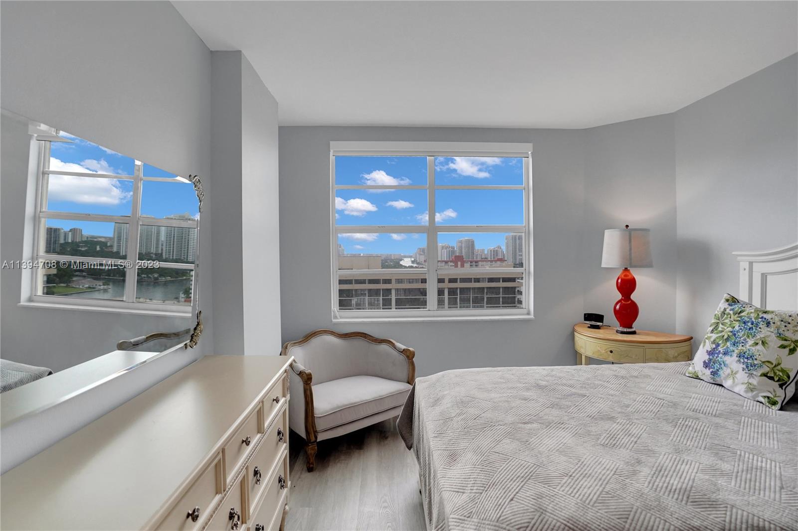 1985 S Ocean Dr Unit: 17J