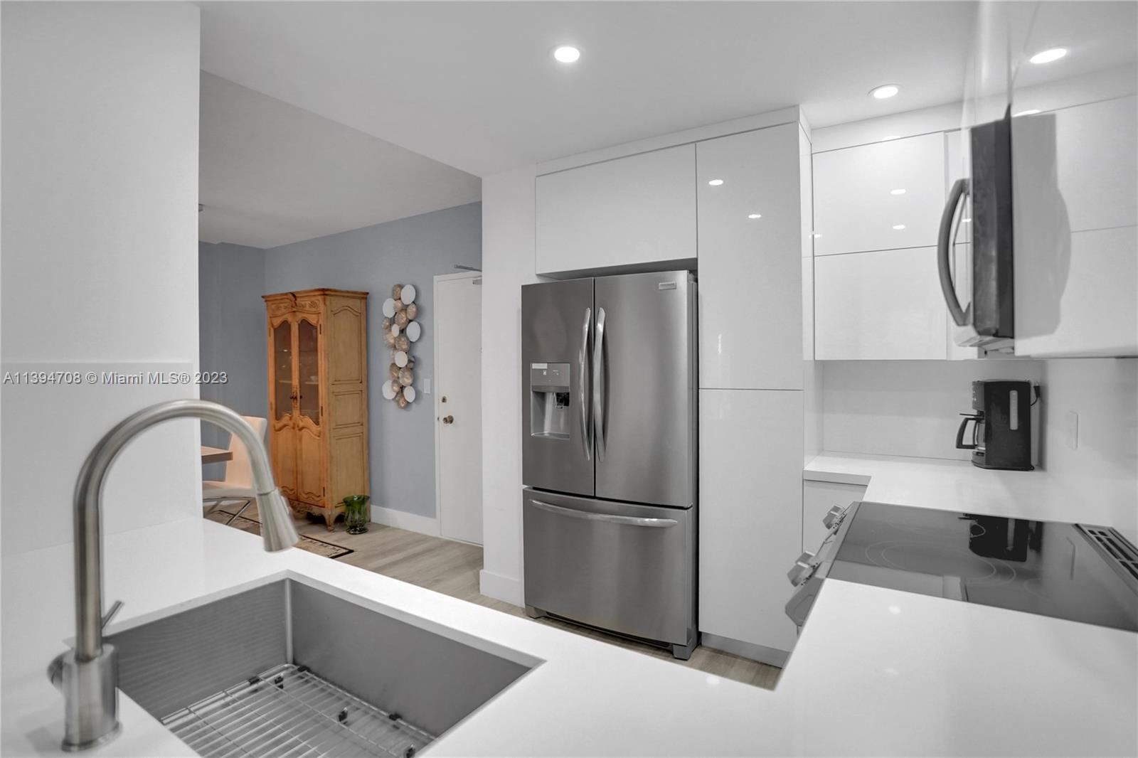 1985 S Ocean Dr Unit: 17J