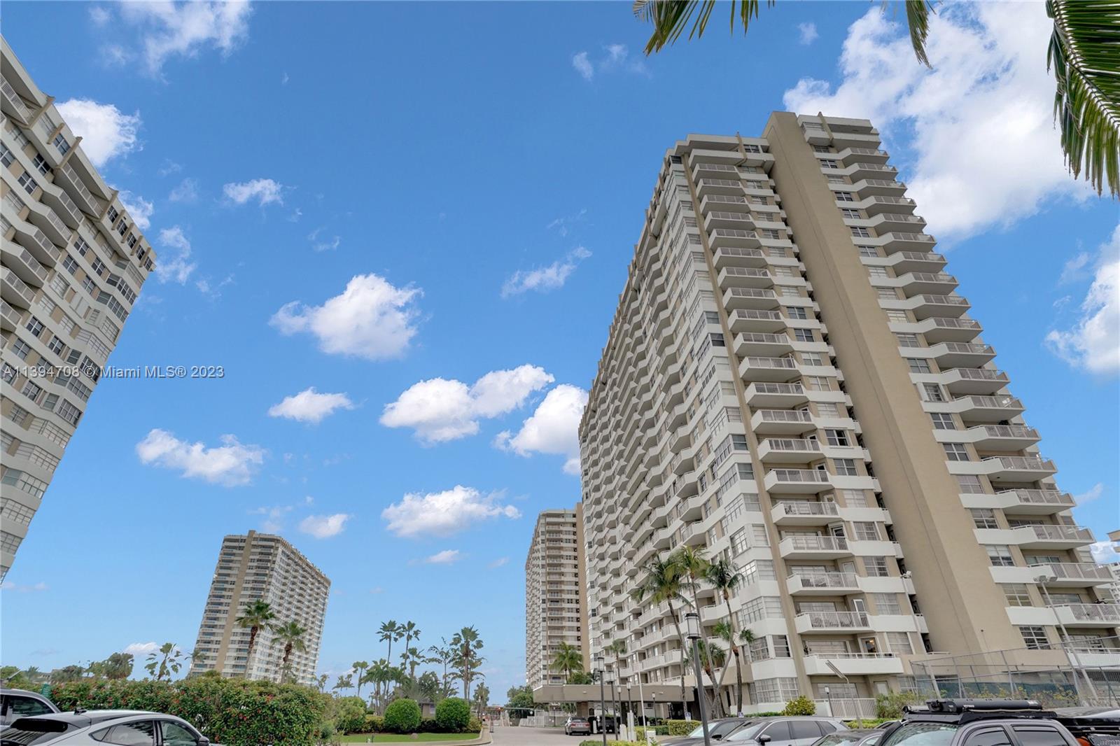 1985 S Ocean Dr Unit: 17J