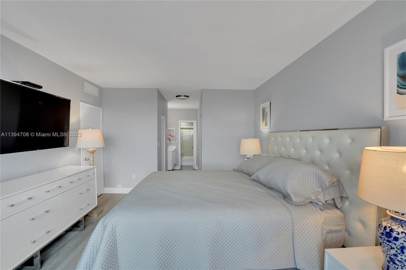 1985 S Ocean Dr Unit: 17J