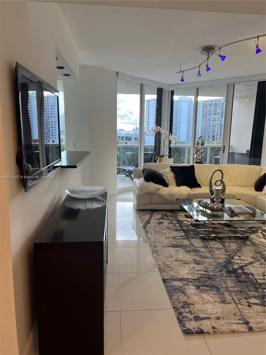 3100 N Ocean Blvd Unit: 606