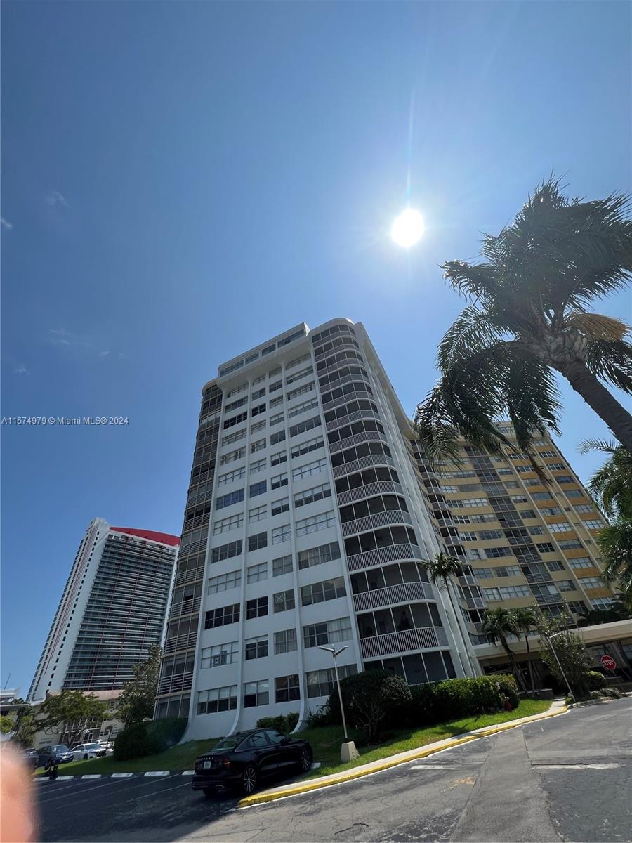 100 Golden Isles Dr # 1401