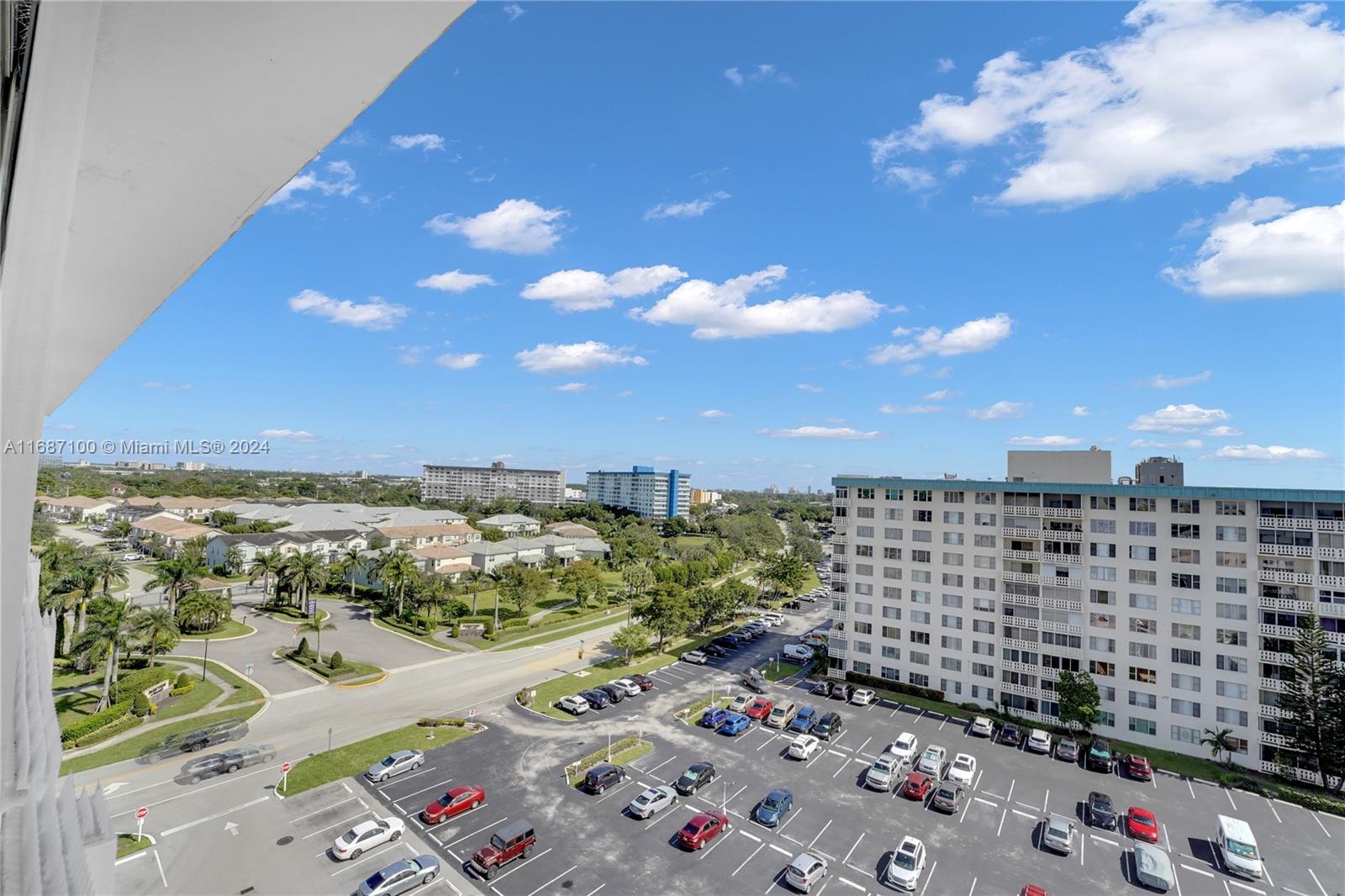 4350 Hillcrest Dr # 1018