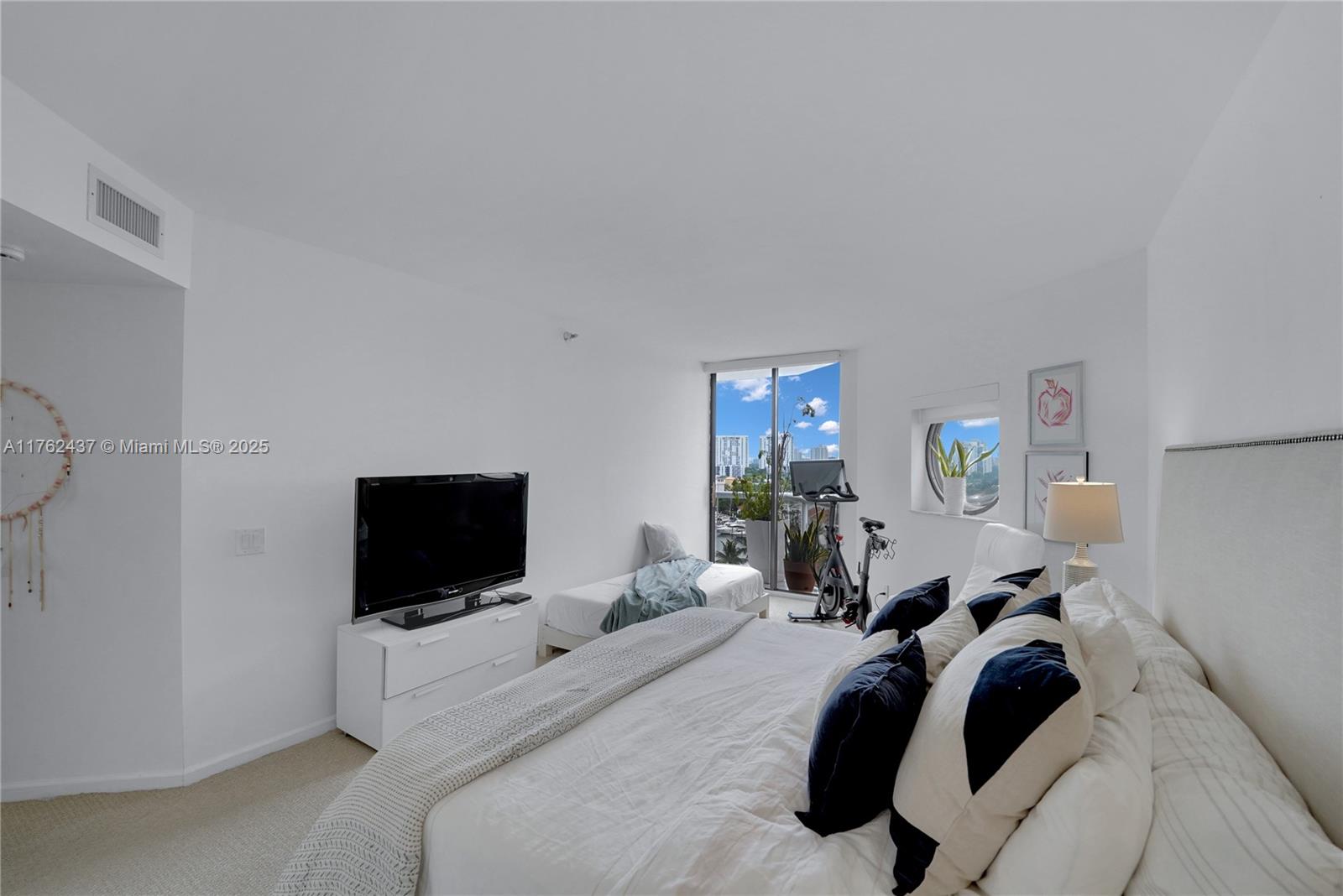 3610 Yacht Club Dr # 1014