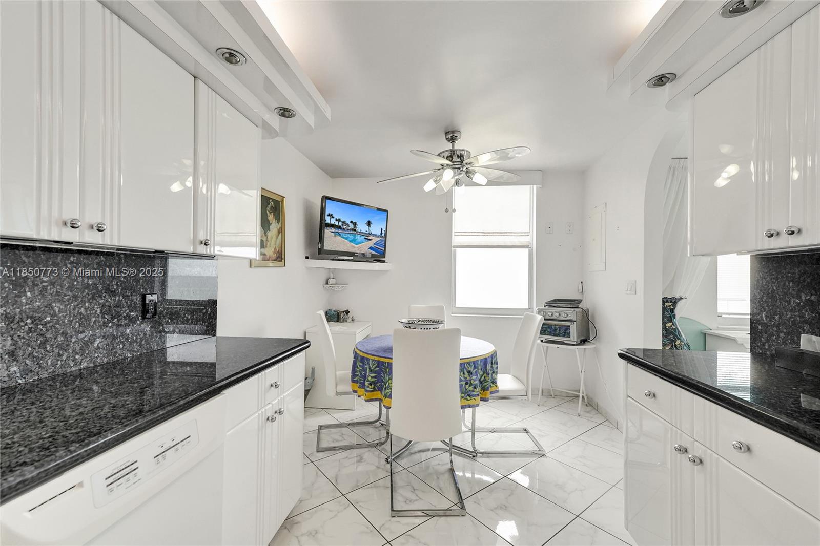 1920 S Ocean Dr # 16B