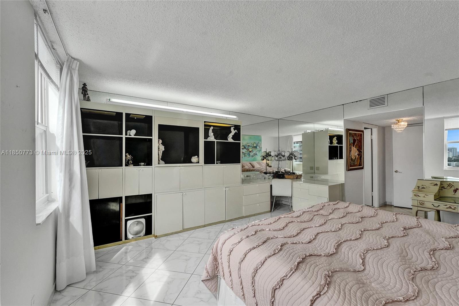 1920 S Ocean Dr # 16B