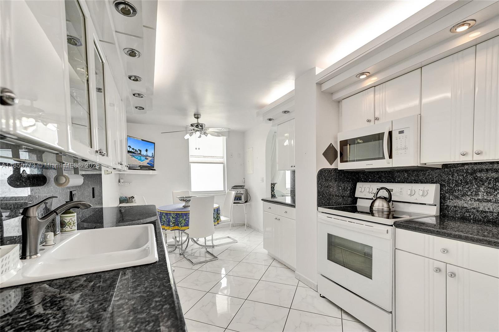 1920 S Ocean Dr # 16B