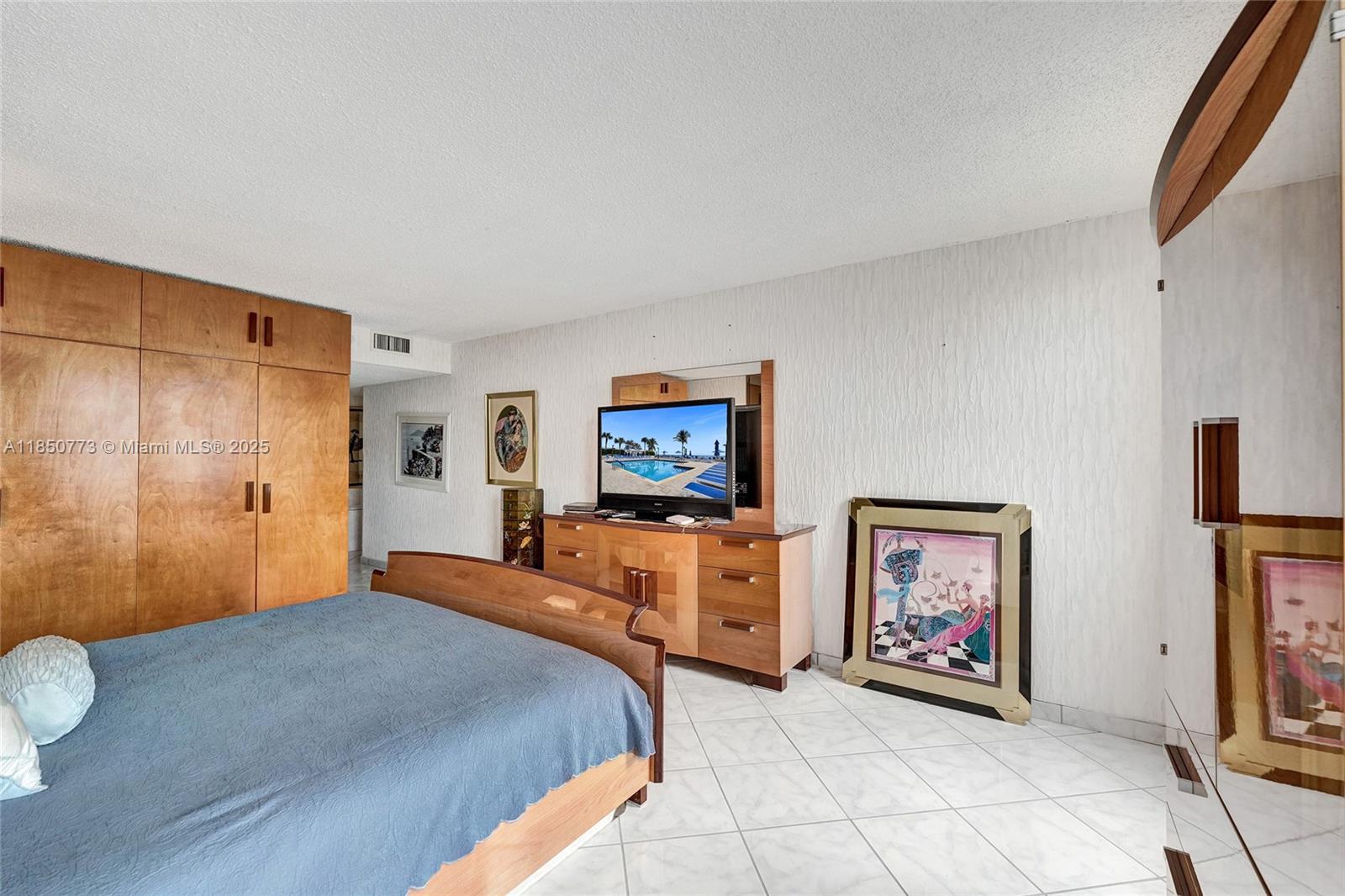 1920 S Ocean Dr # 16B