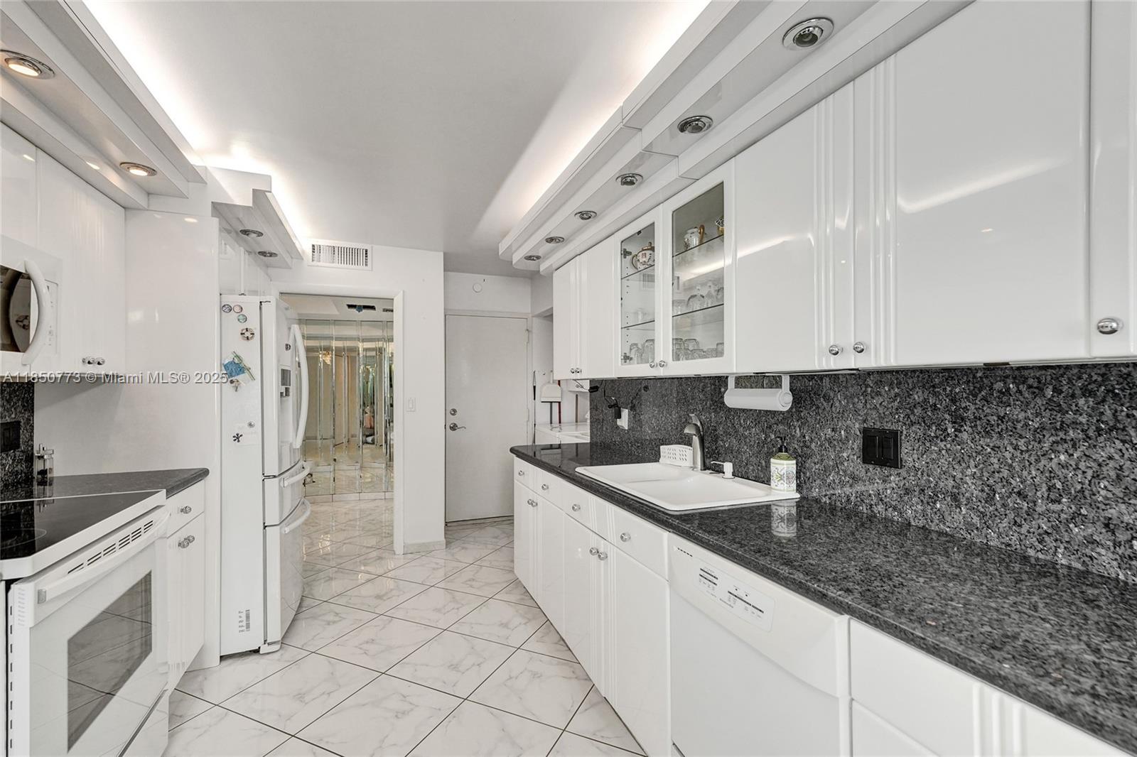 1920 S Ocean Dr # 16B