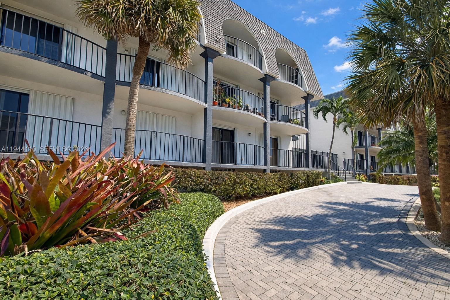 4013 N Ocean Dr # 108