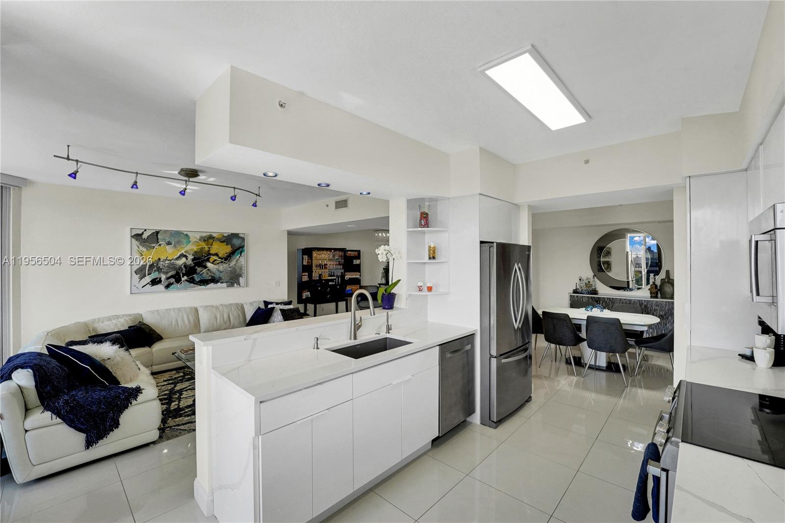 3100 N Ocean Blvd # 606