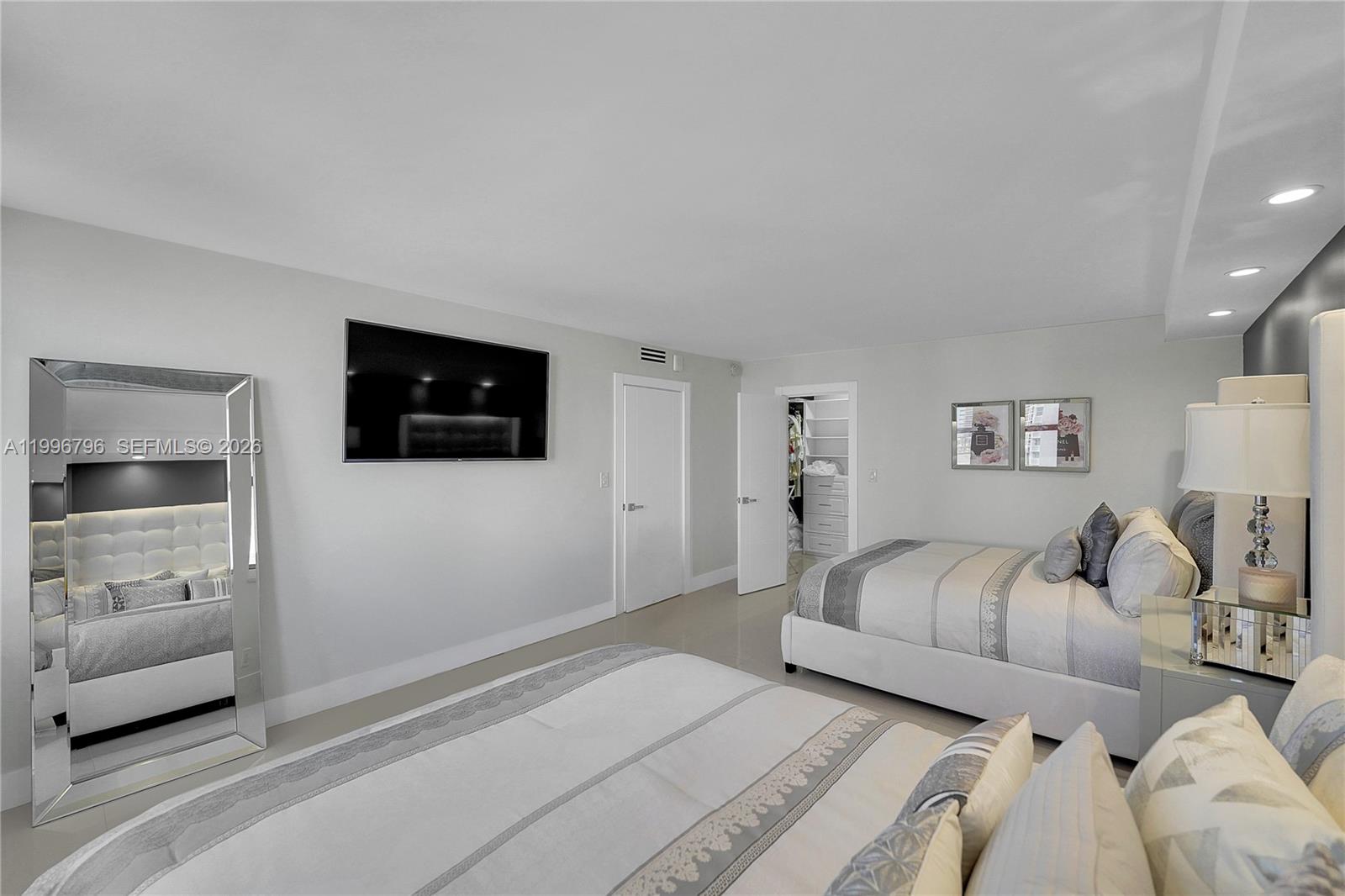 1920 S Ocean Dr # 11C