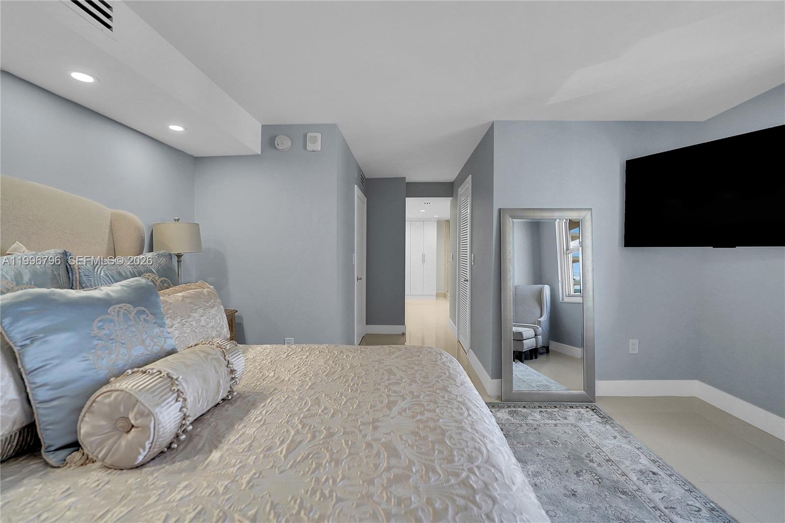 1920 S Ocean Dr # 11C