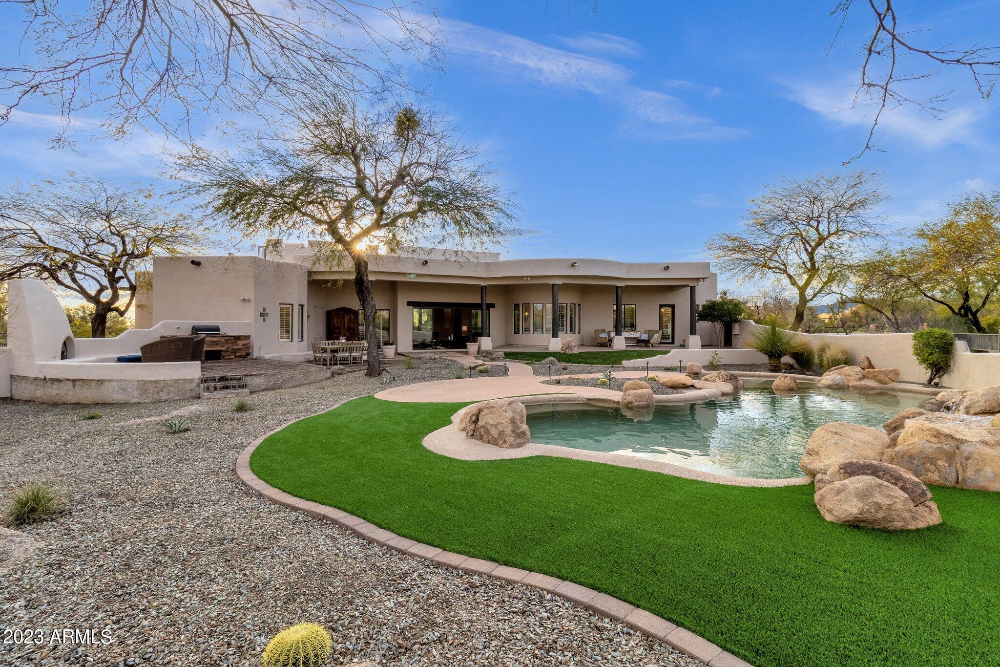 32025 N BLACK CROSS Road
