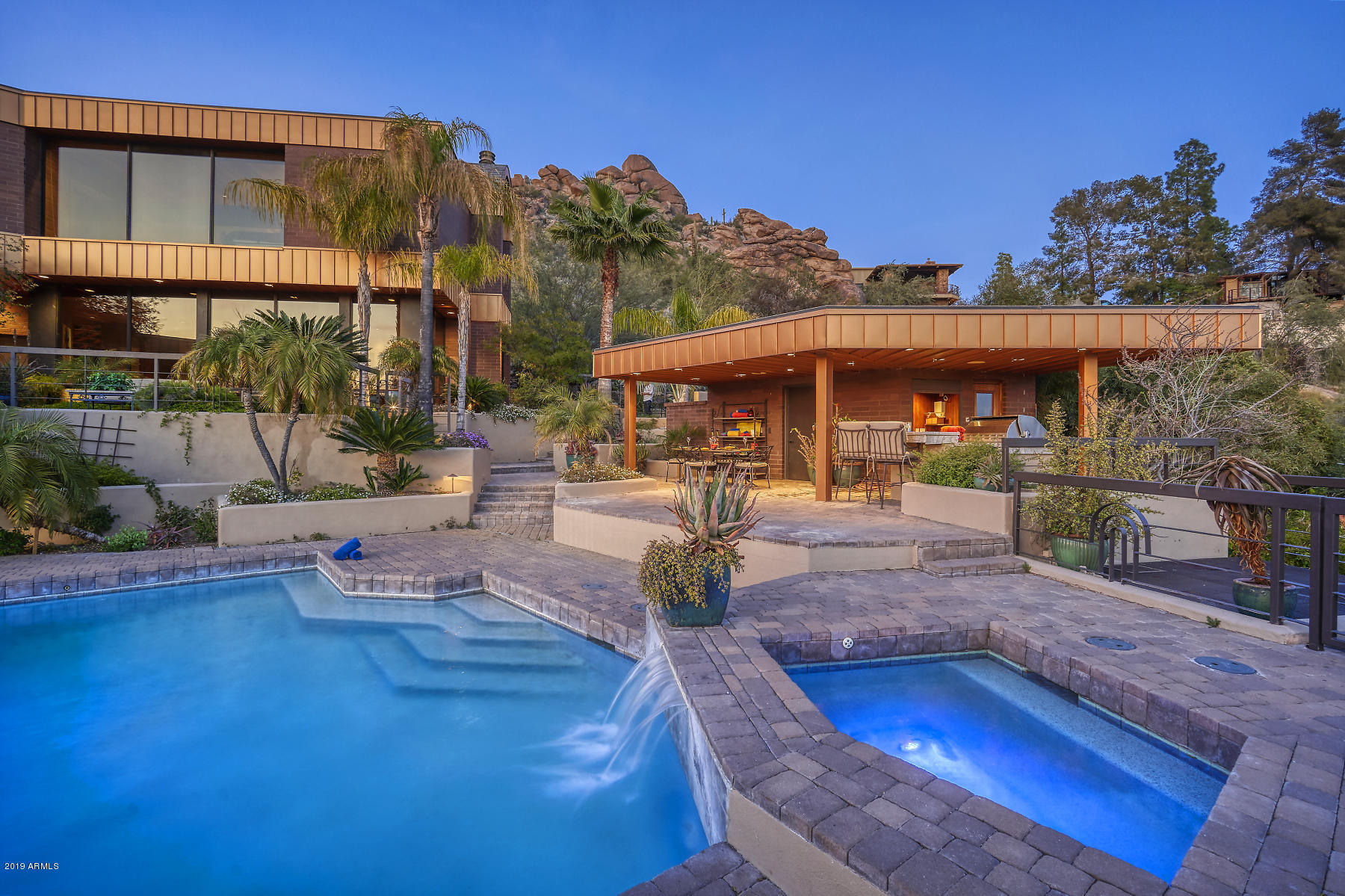 35227 N RIDGEWAY Drive