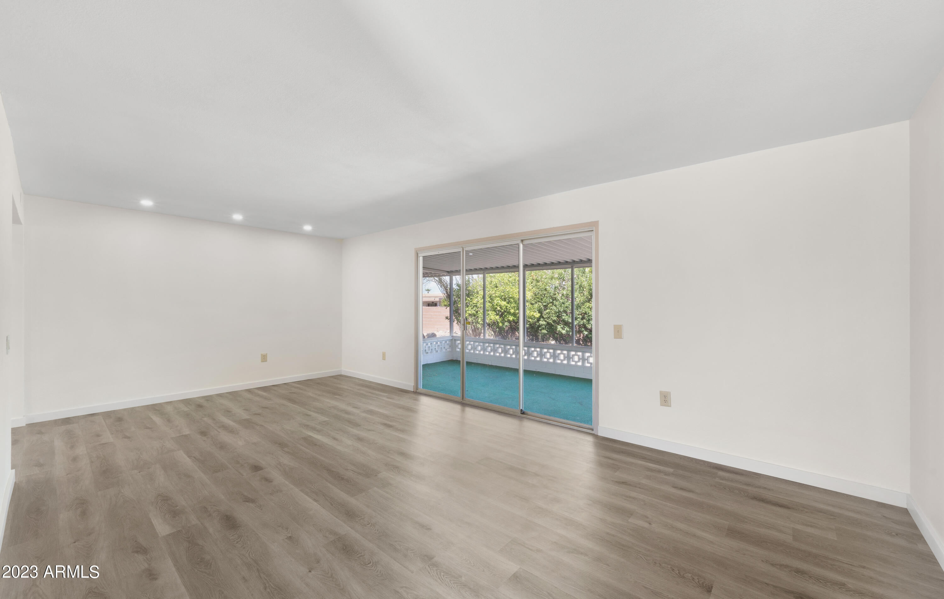 10830 W WILLOWBROOK Drive