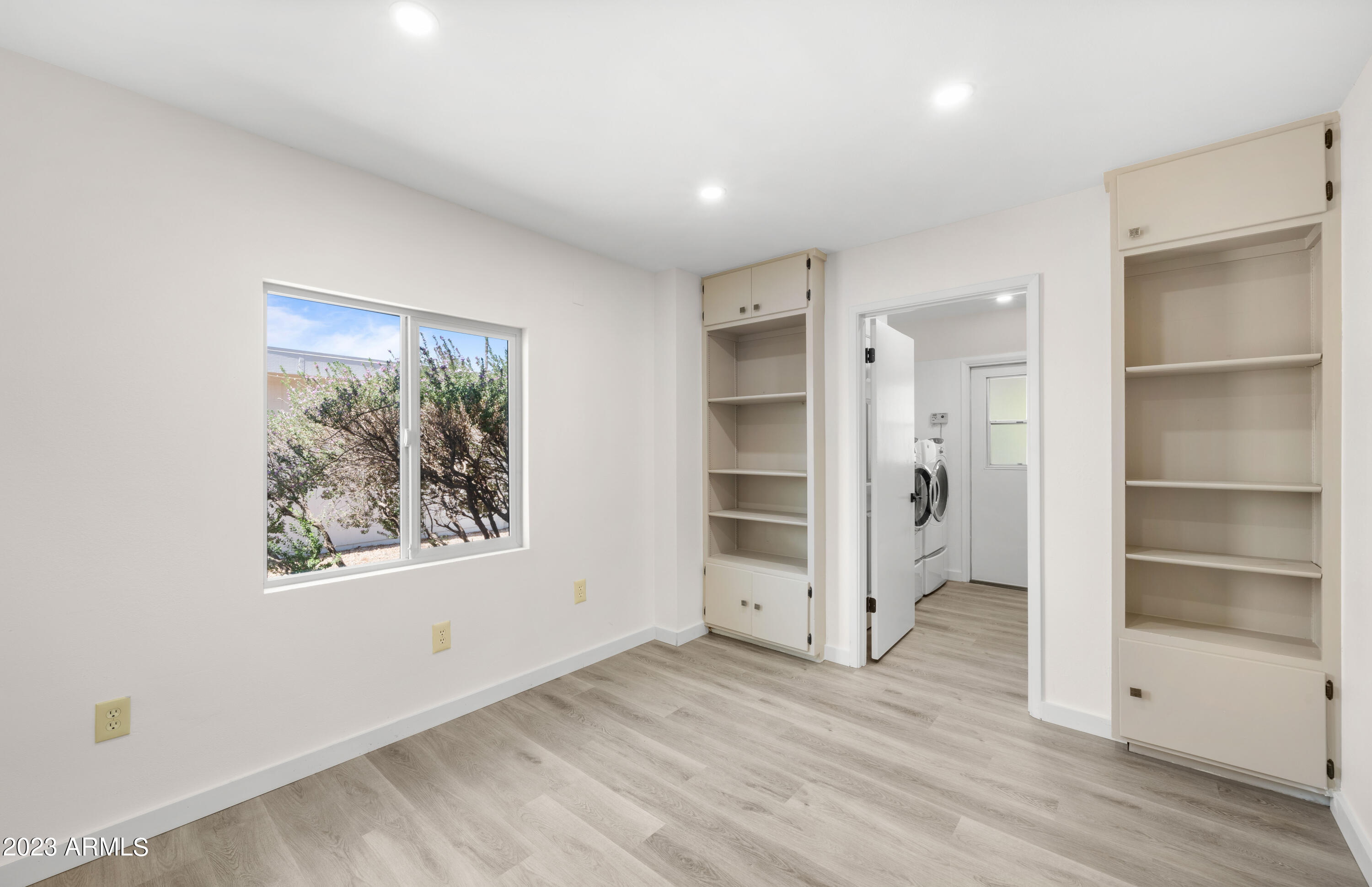 10830 W WILLOWBROOK Drive