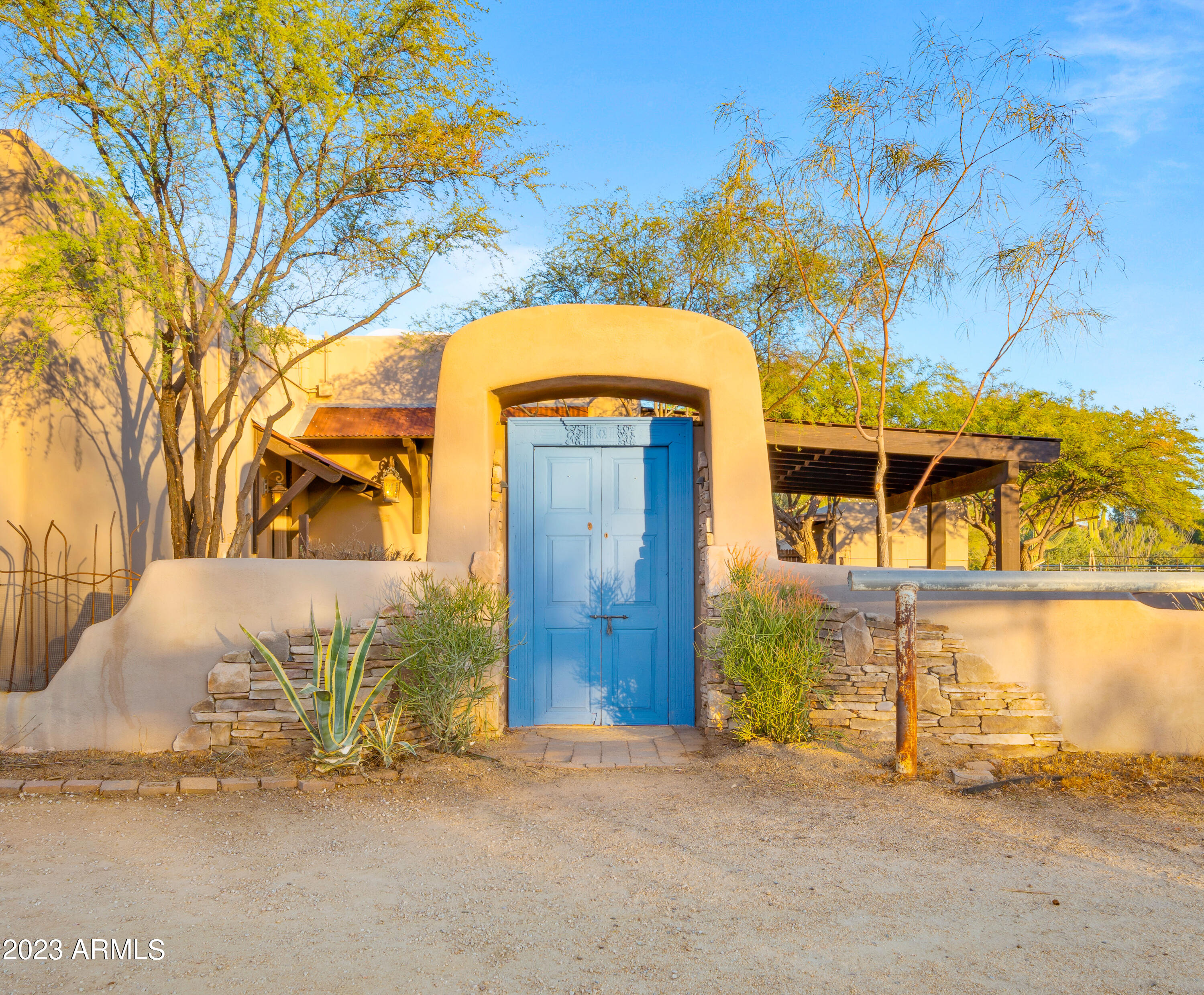 7113 E HIGHLAND Road