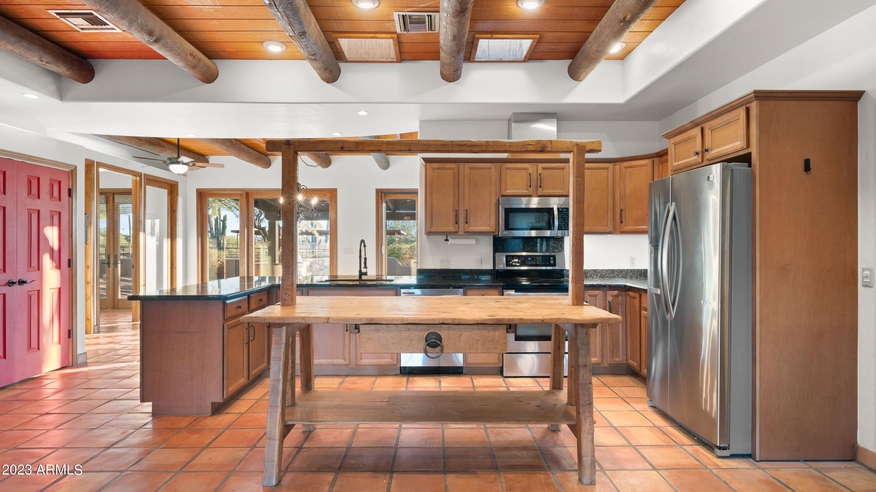 7113 E HIGHLAND Road