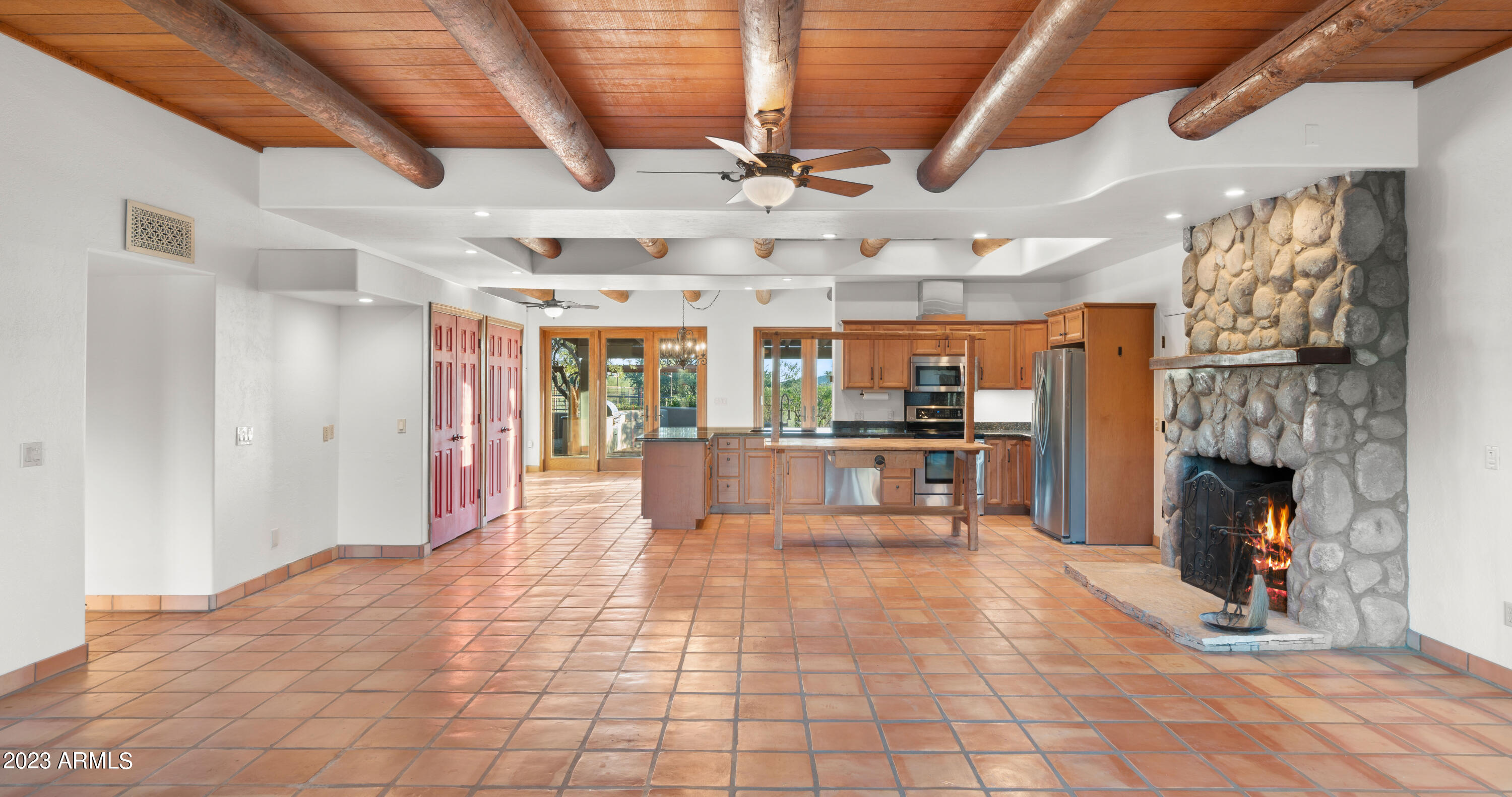 7113 E HIGHLAND Road