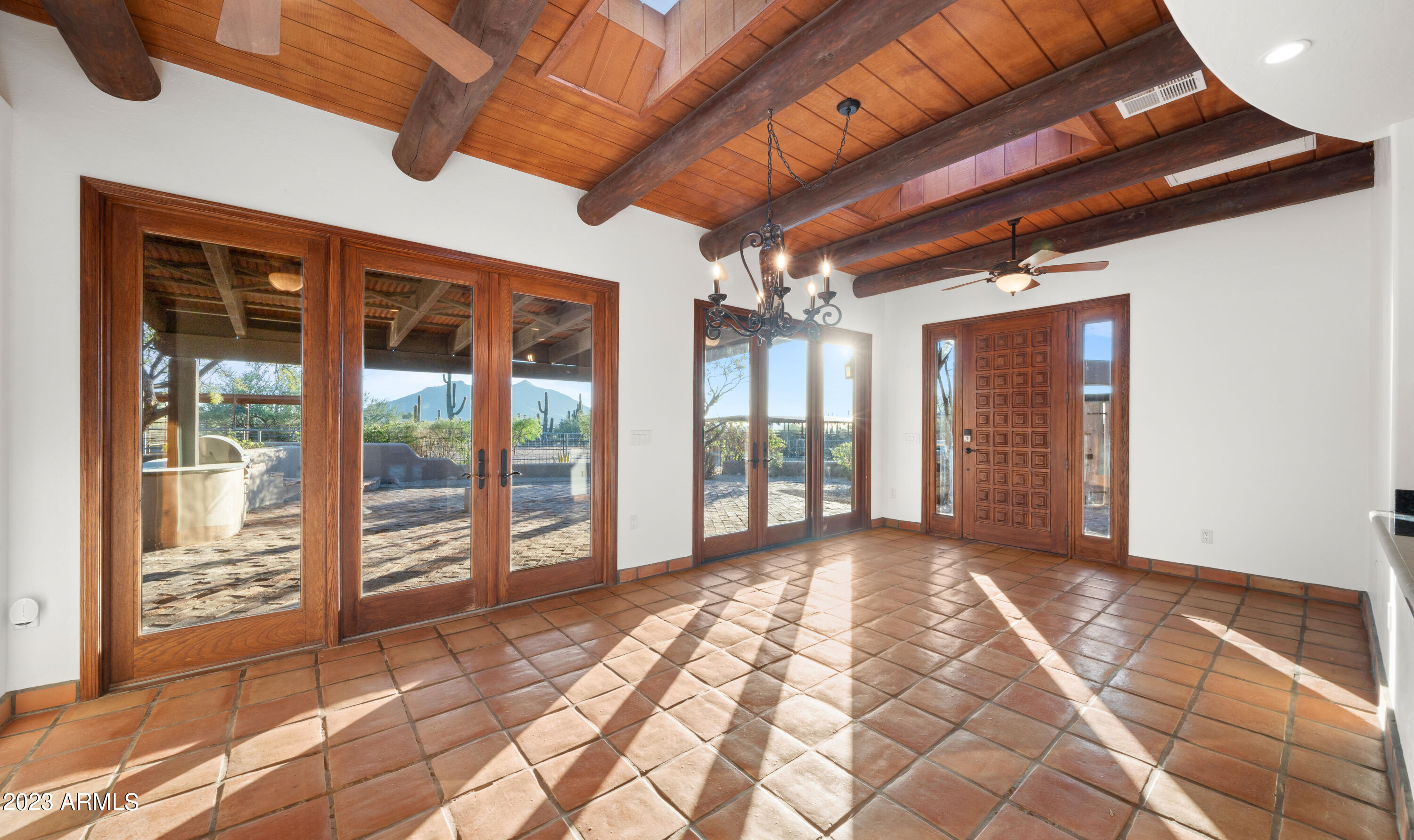 7113 E HIGHLAND Road