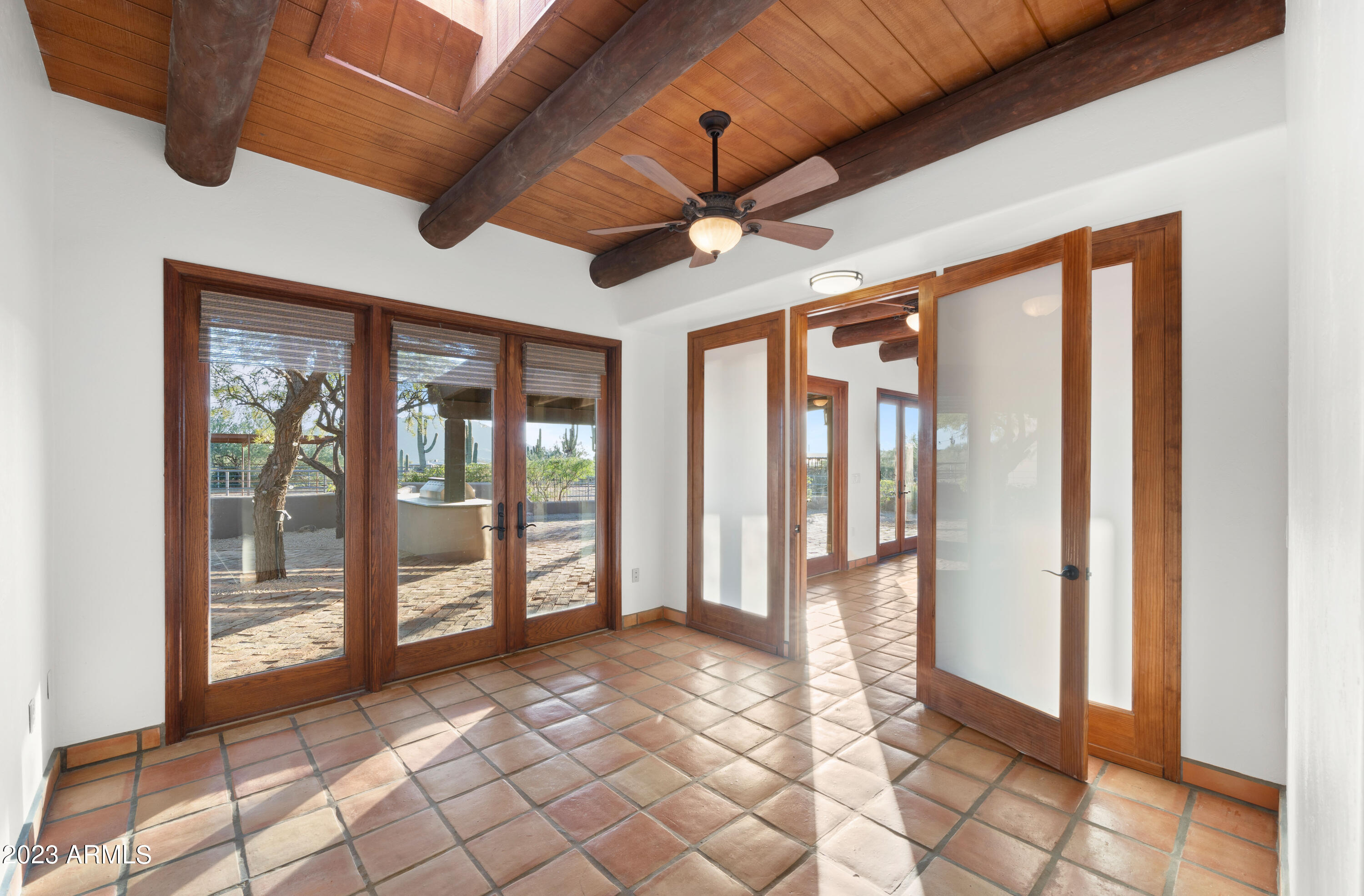 7113 E HIGHLAND Road