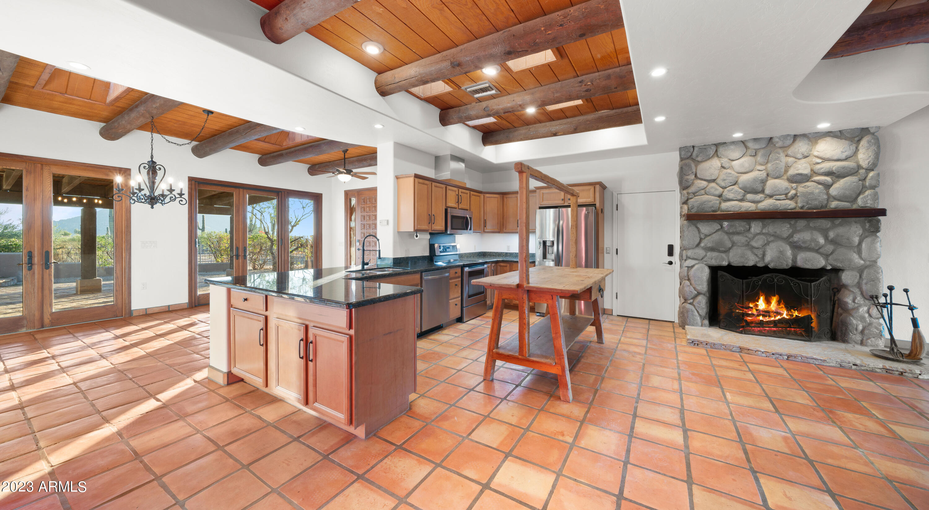 7113 E HIGHLAND Road