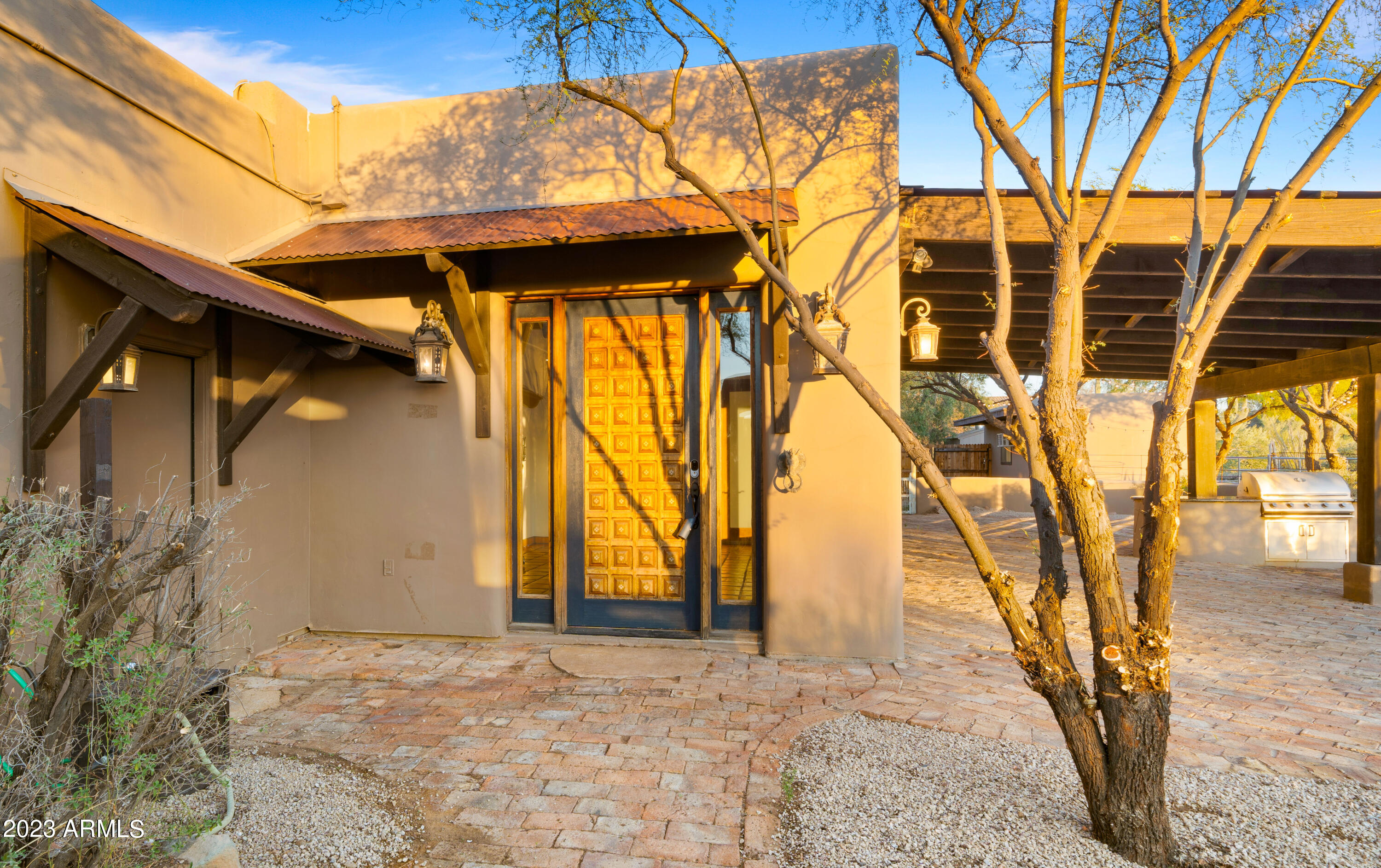 7113 E HIGHLAND Road