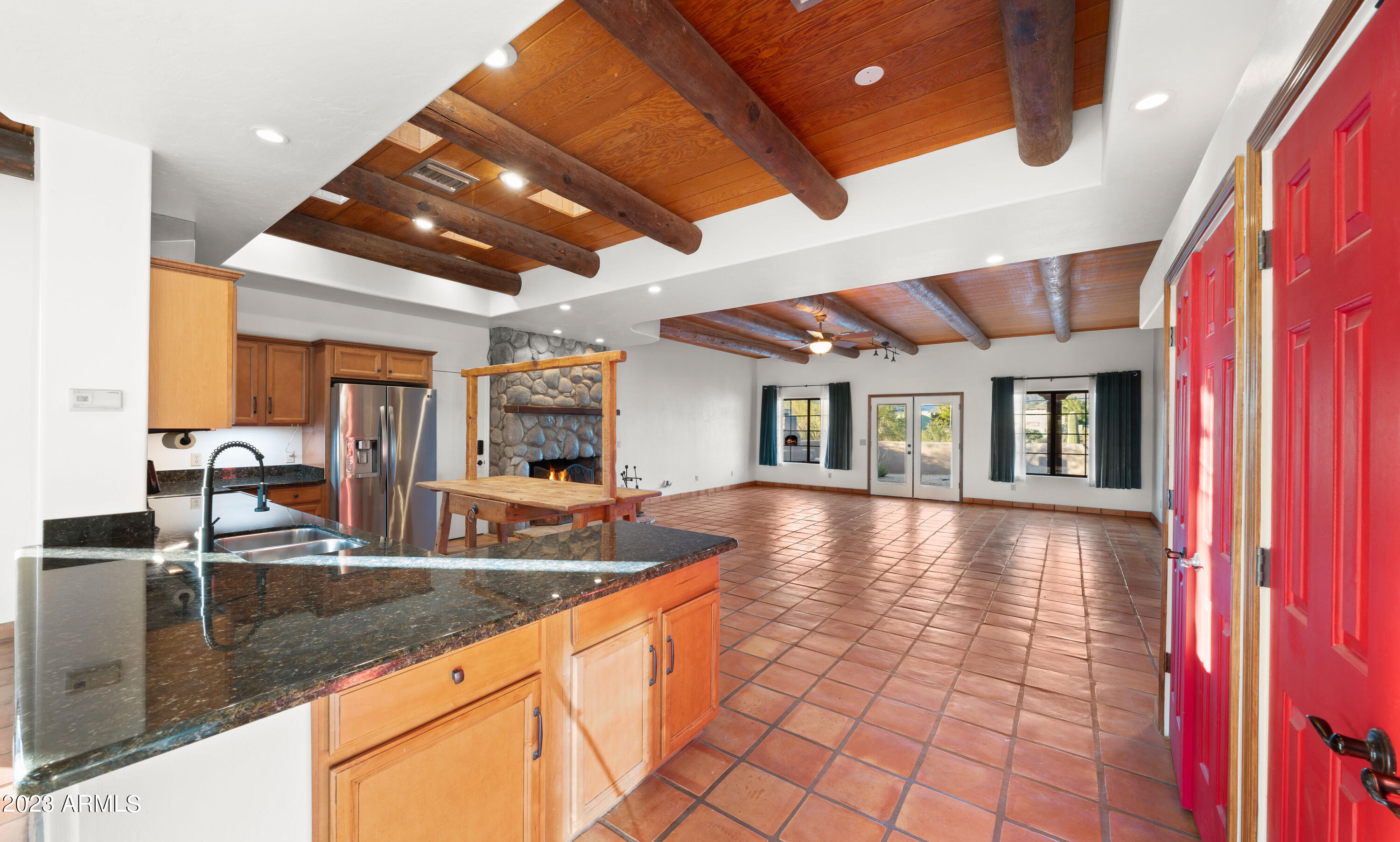 7113 E HIGHLAND Road