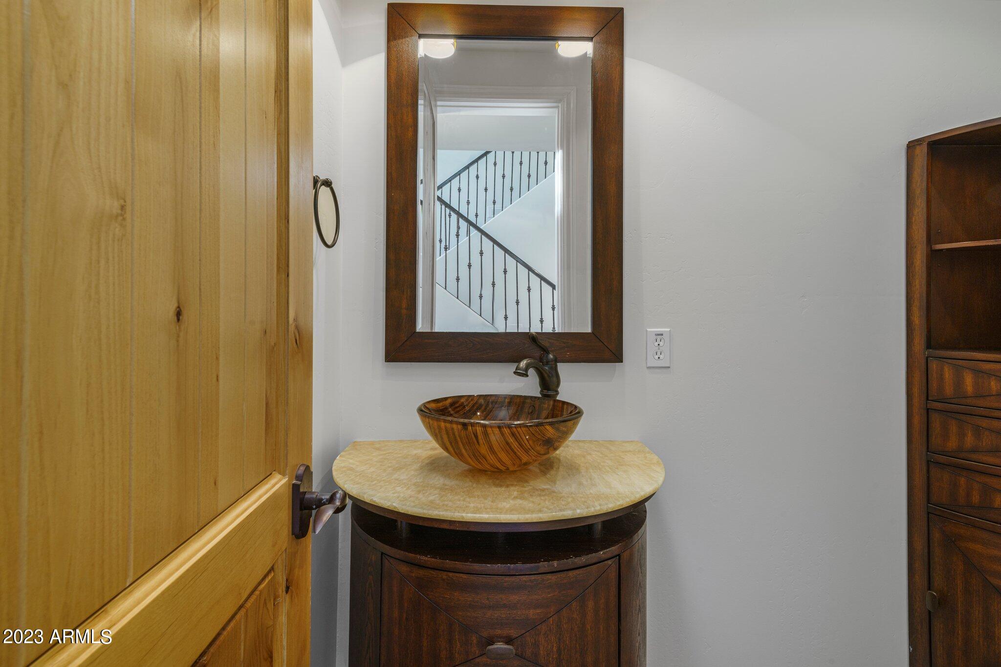 6434 E MILITARY Road Unit: 101