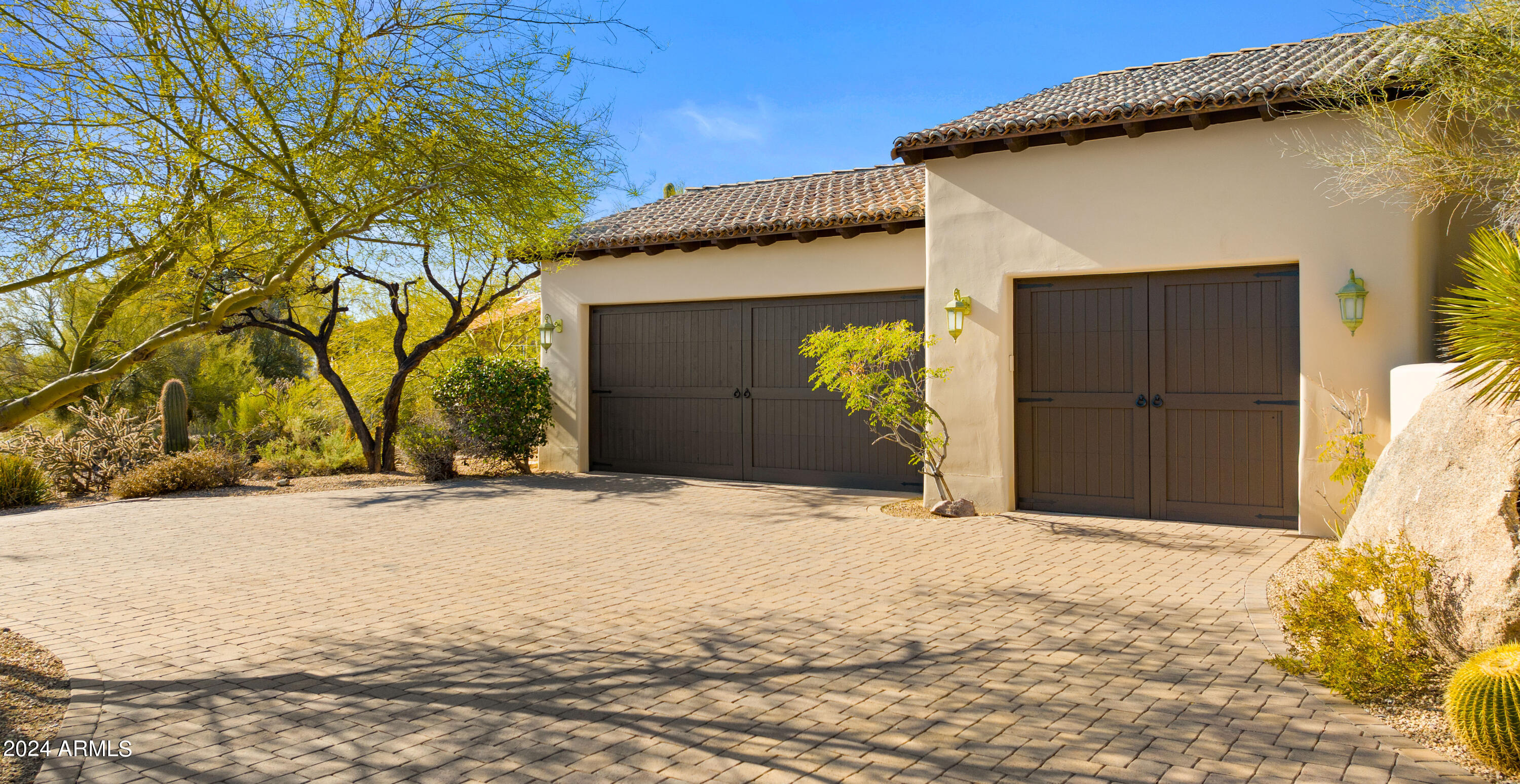9326 E VENUS Drive