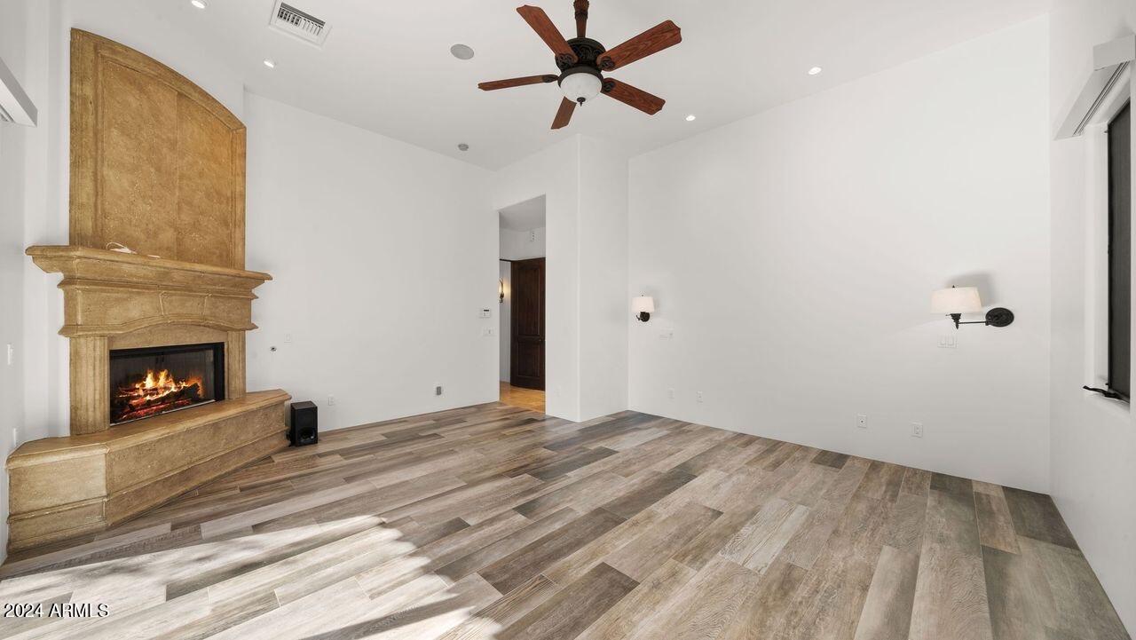 9326 E VENUS Drive