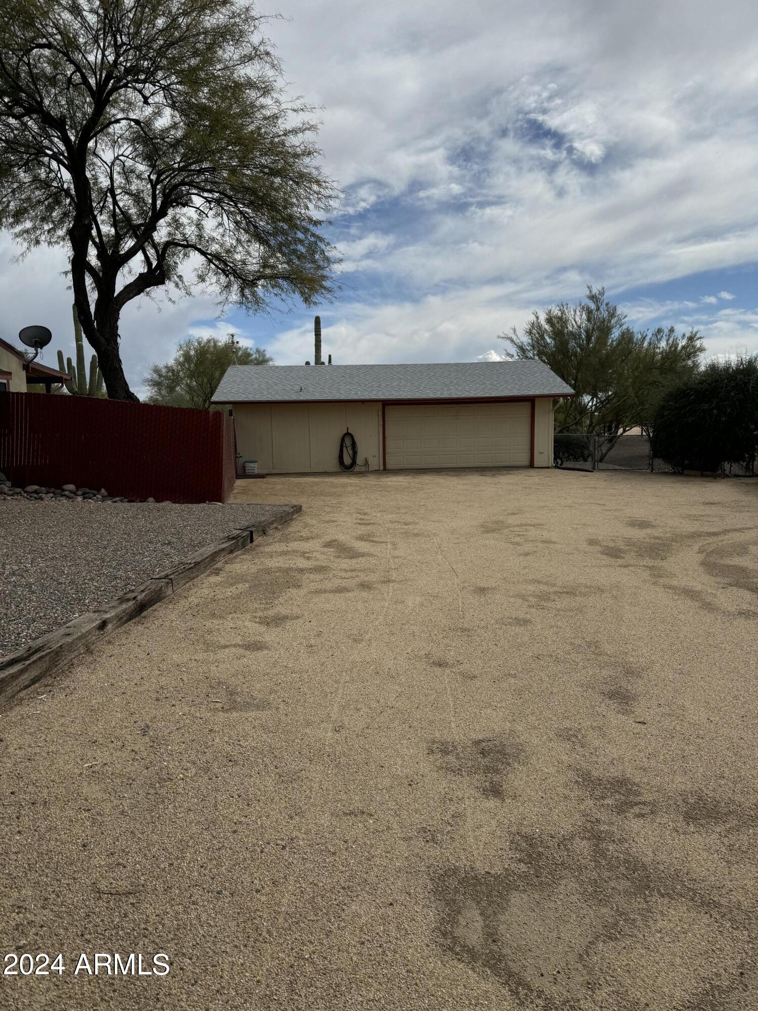 5103 E TANGLEWOOD Circle