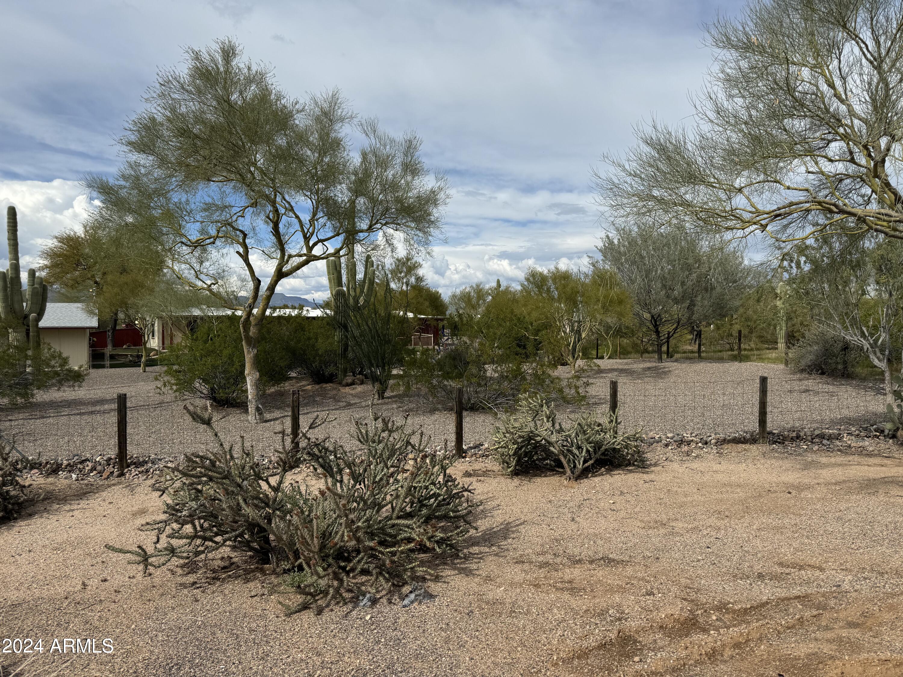 5103 E TANGLEWOOD Circle