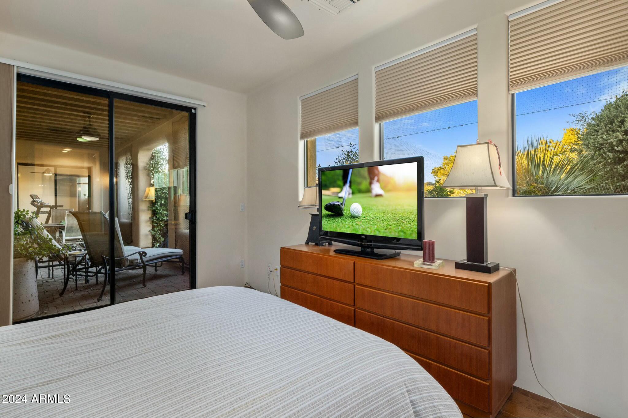 5622 E SUGARLOAF Trail