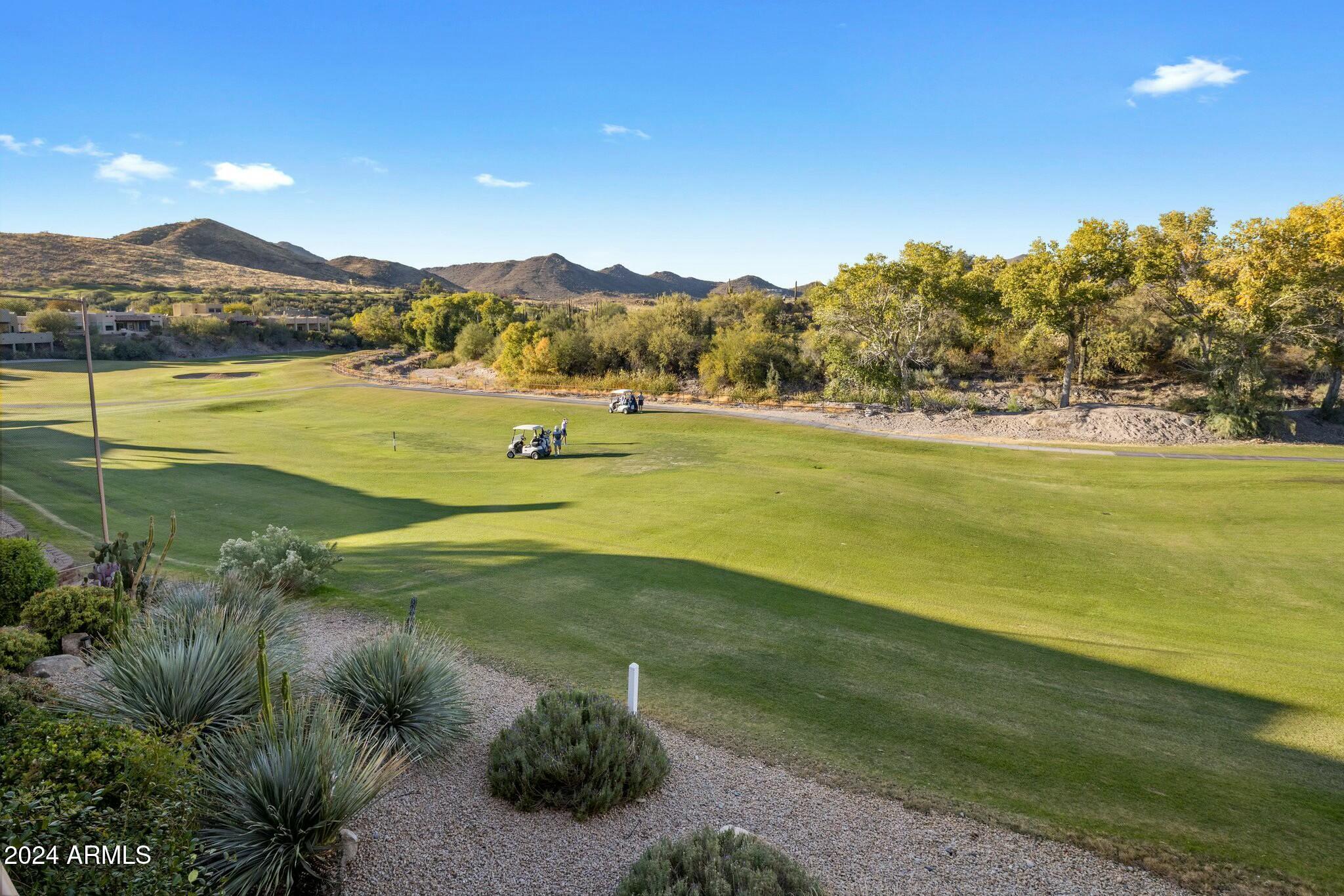 5622 E SUGARLOAF Trail