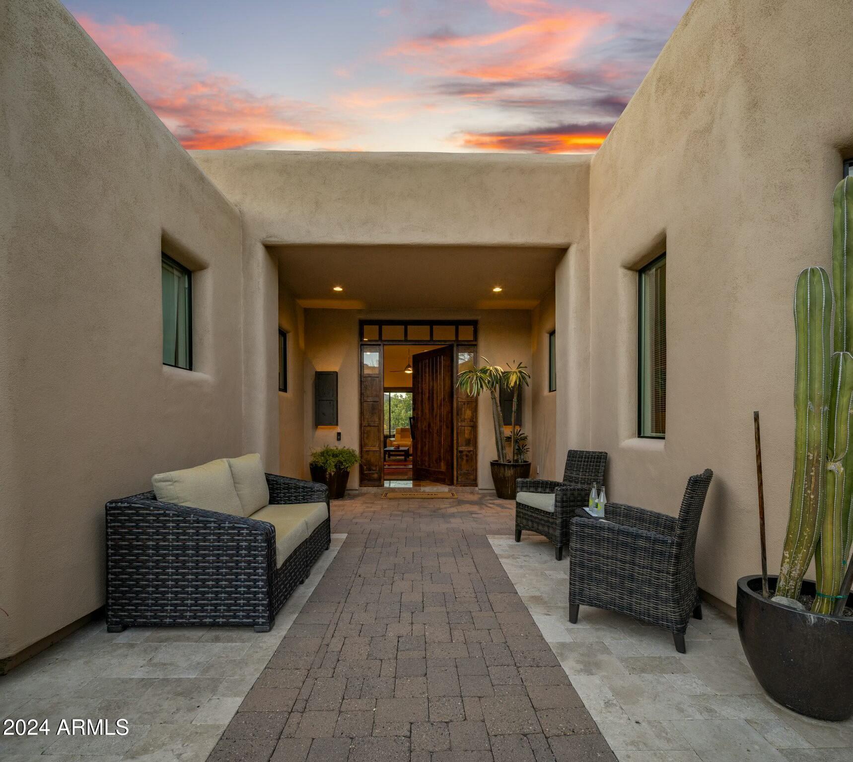 5622 E SUGARLOAF Trail