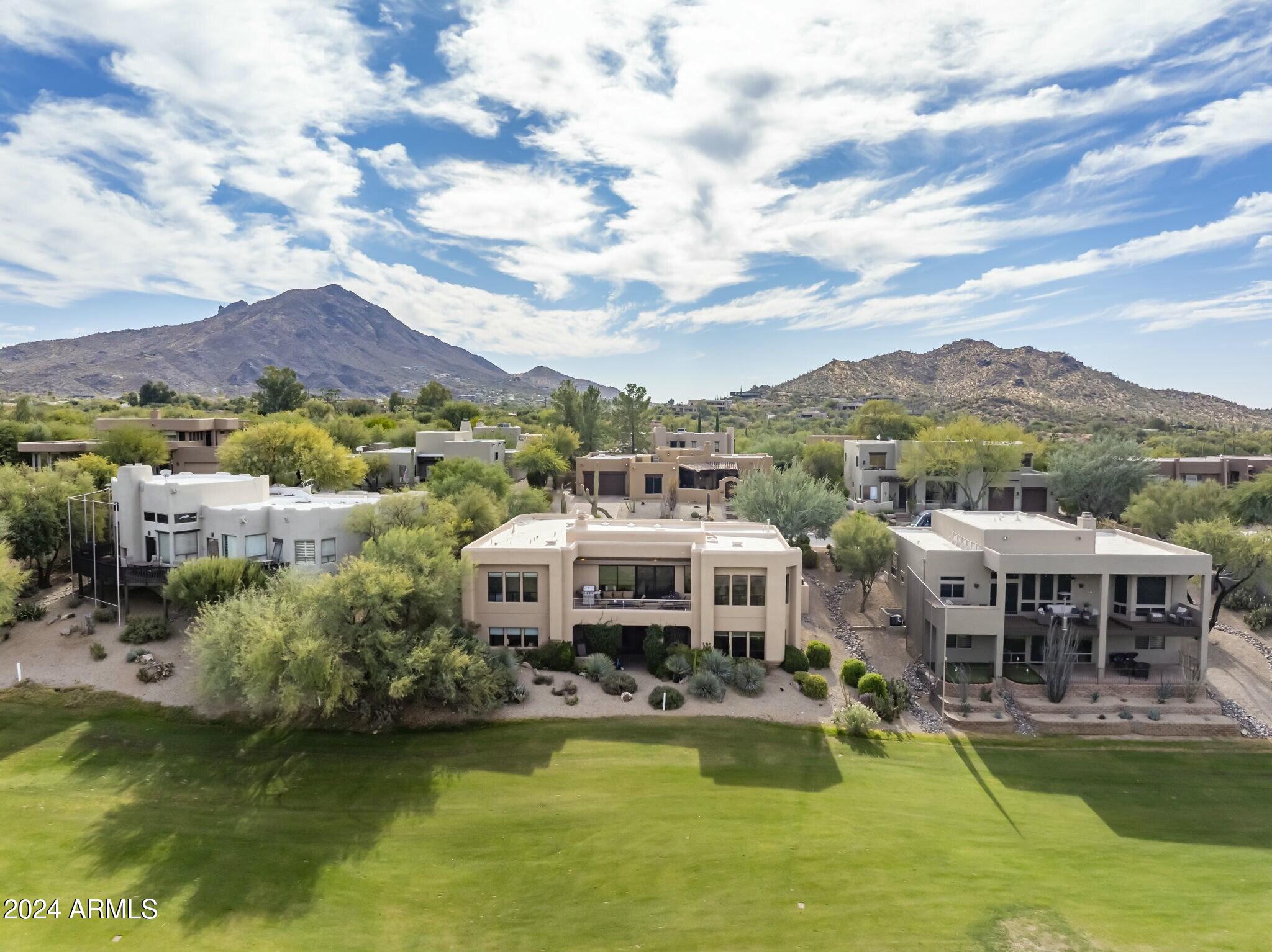 5622 E SUGARLOAF Trail