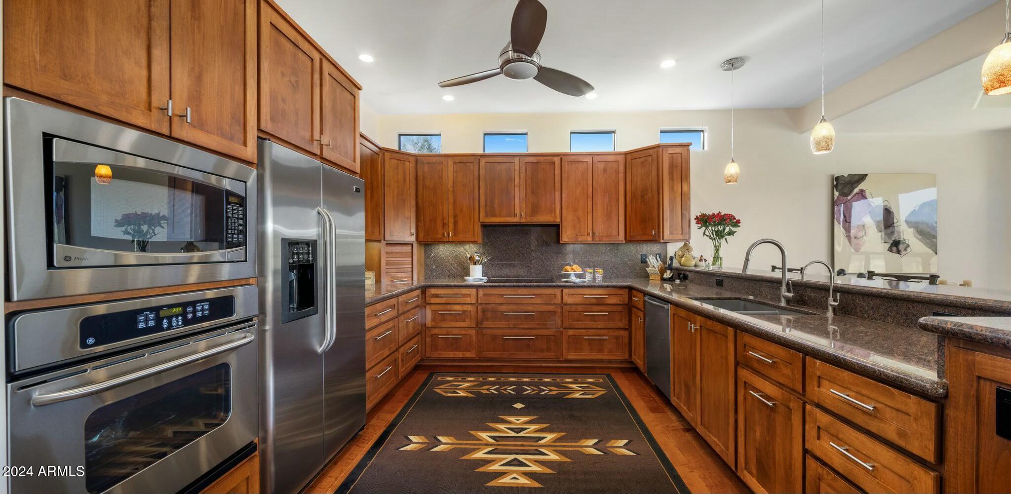 5622 E SUGARLOAF Trail