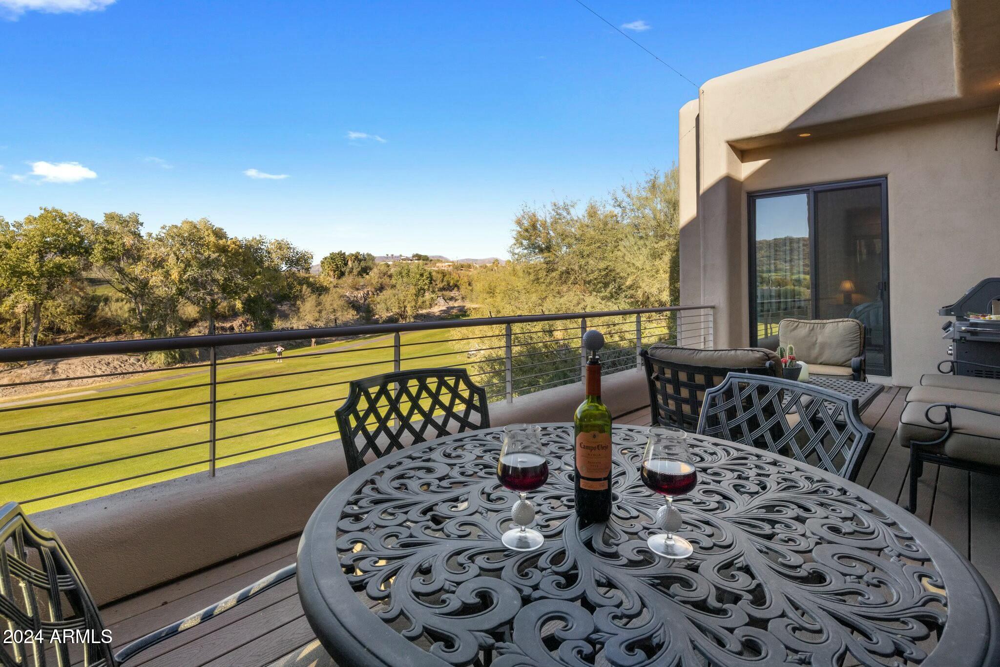 5622 E SUGARLOAF Trail