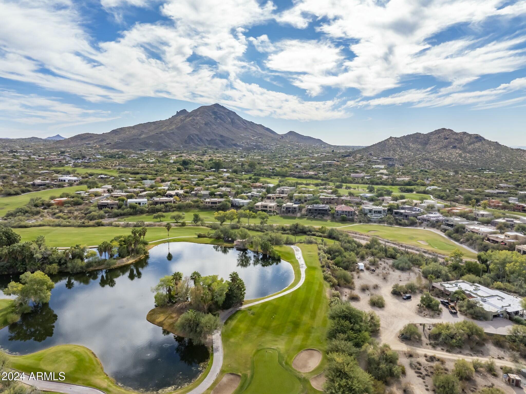 5622 E SUGARLOAF Trail