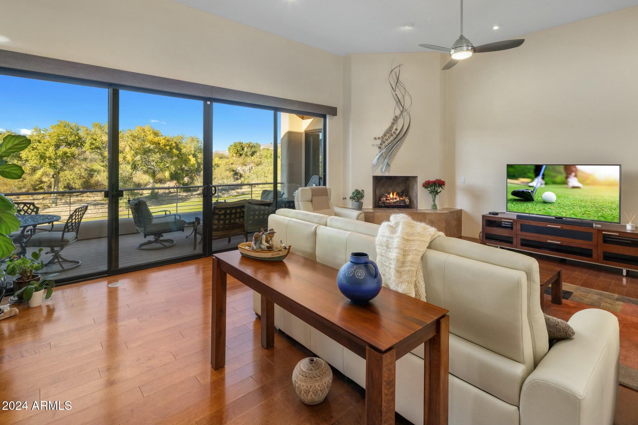 5622 E SUGARLOAF Trail
