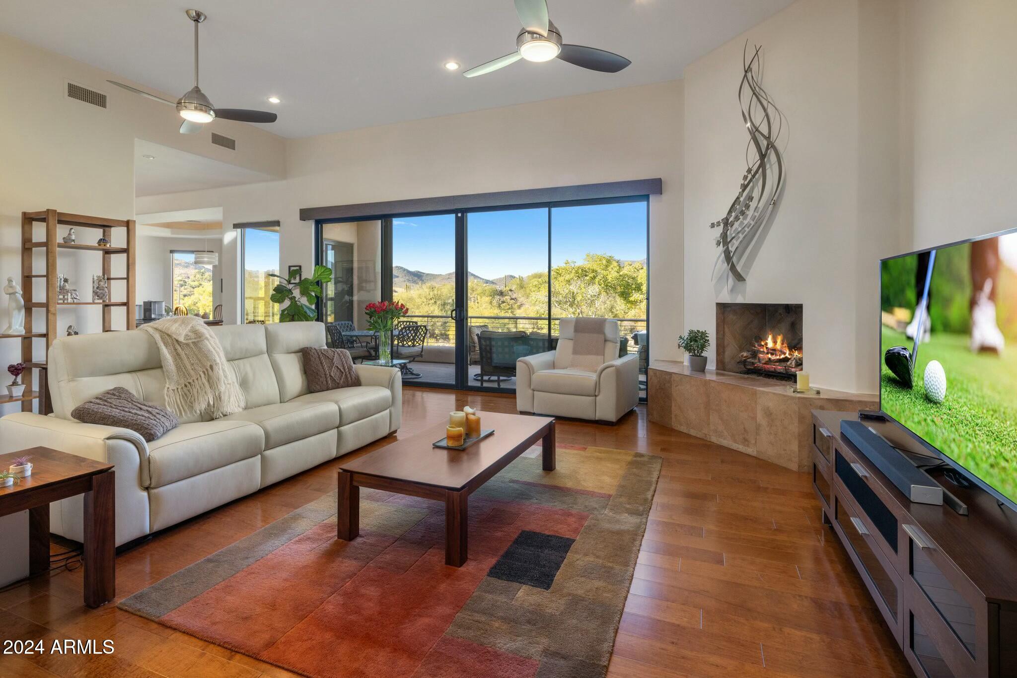 5622 E SUGARLOAF Trail