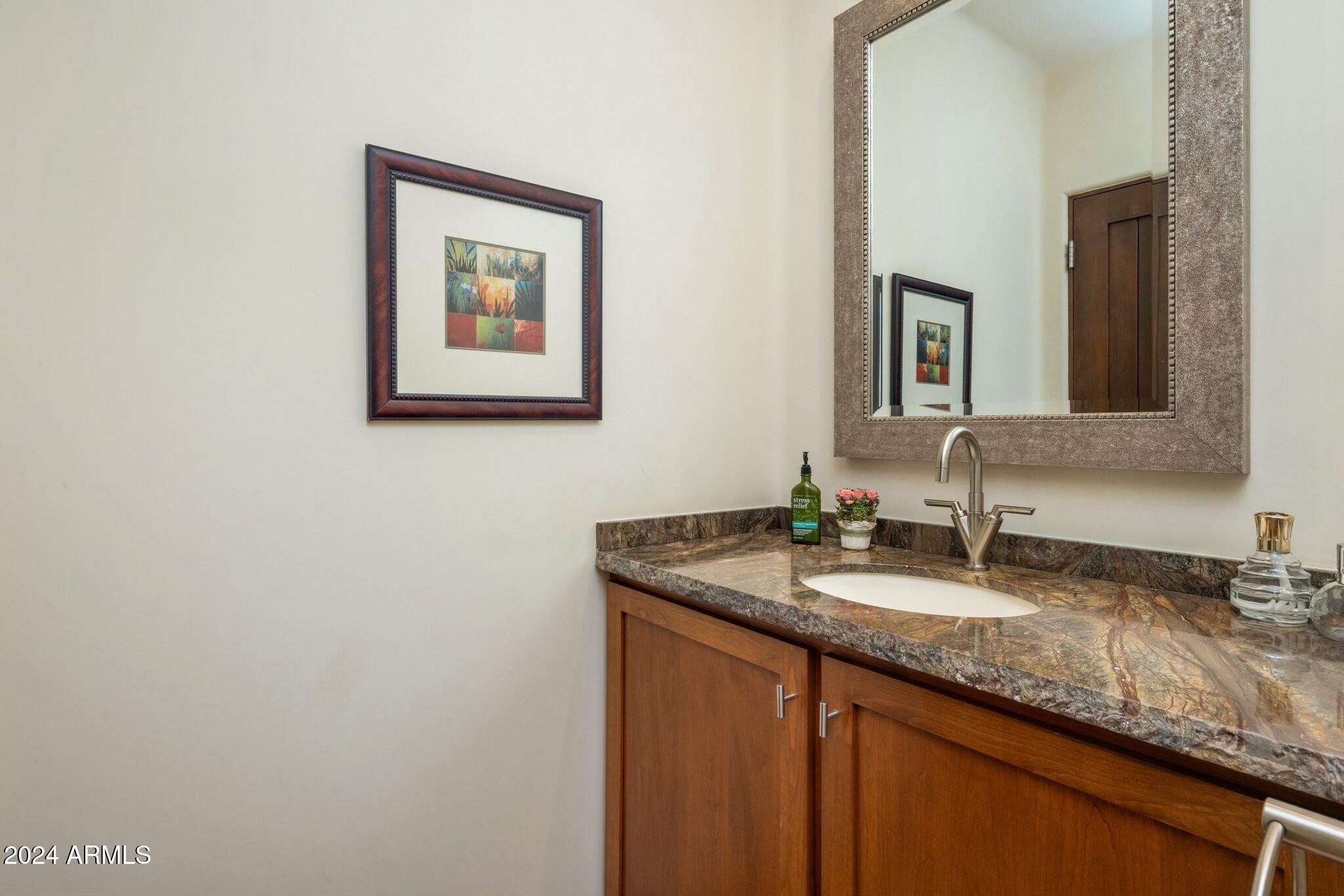 5622 E SUGARLOAF Trail