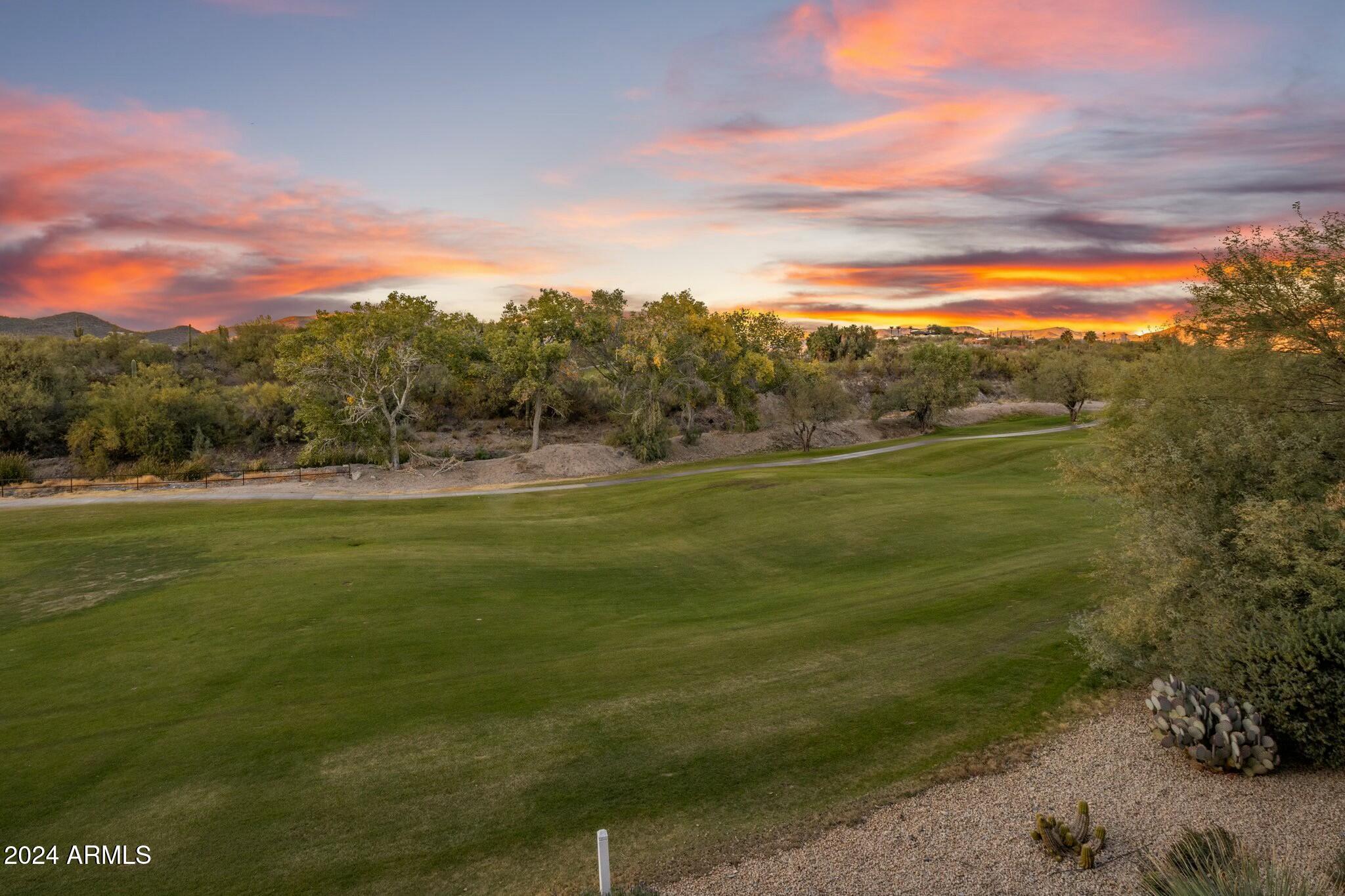 5622 E SUGARLOAF Trail
